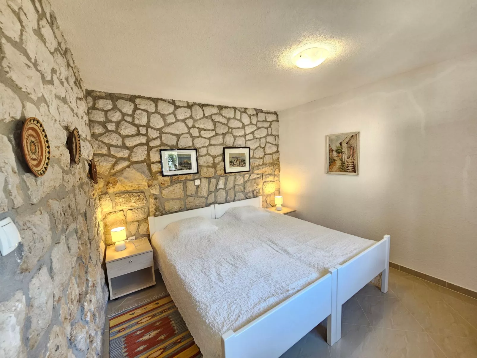 Wohnung mit Terrasse, Grill, Parkplatz-Dedans