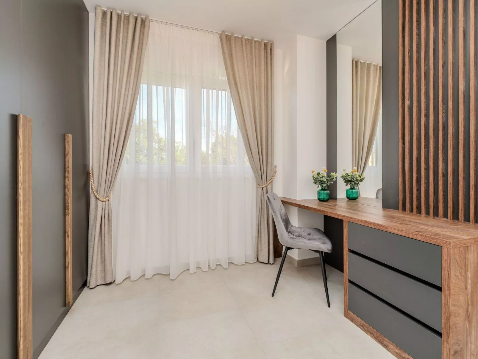 Neue Luxusvilla mit Pool - Agentur TA Leut-Drinnen