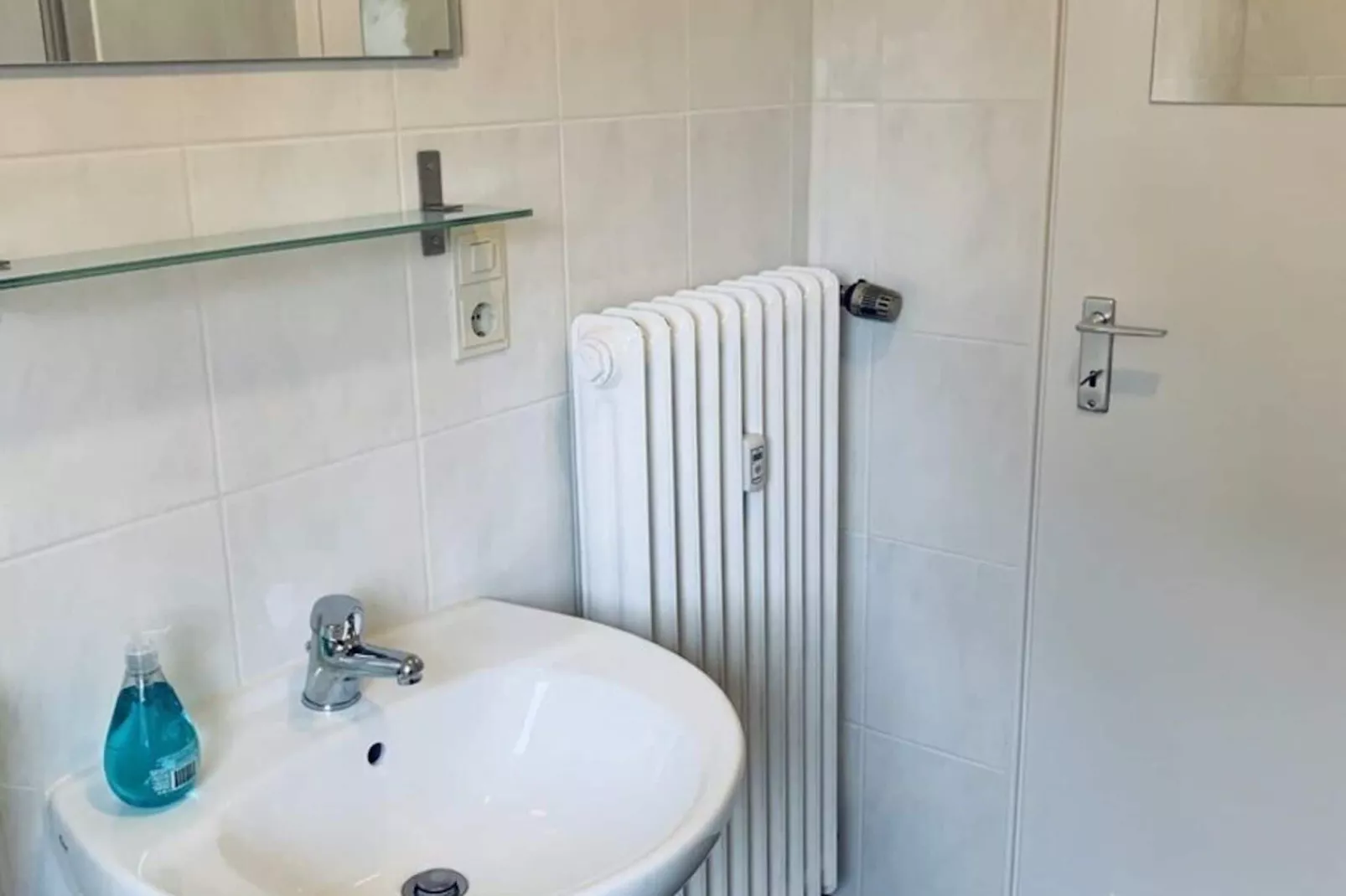 Apartment Rothaarsteig-Bathroom
