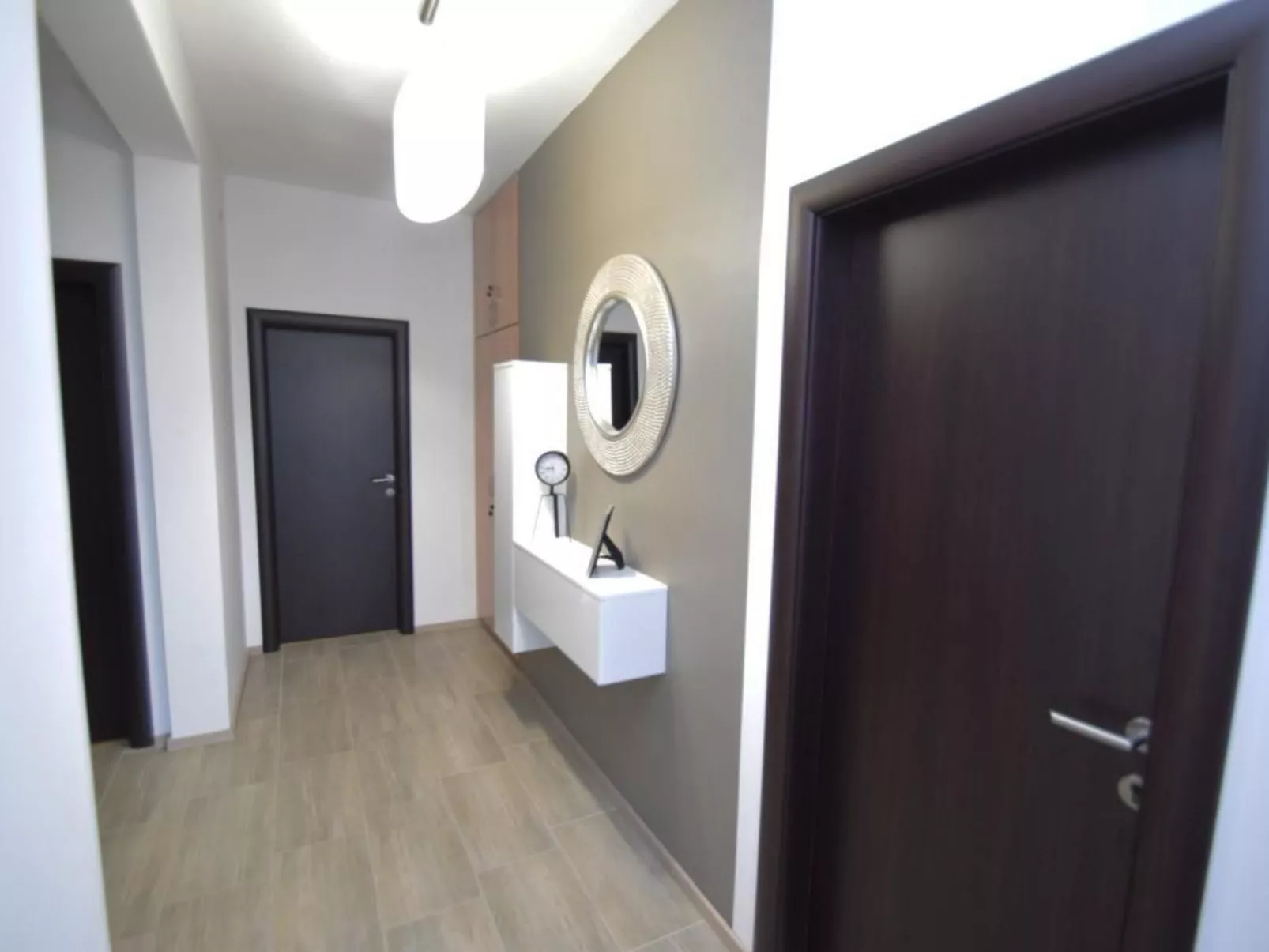 In Turanj mit Grill und Terrasse-Drinnen