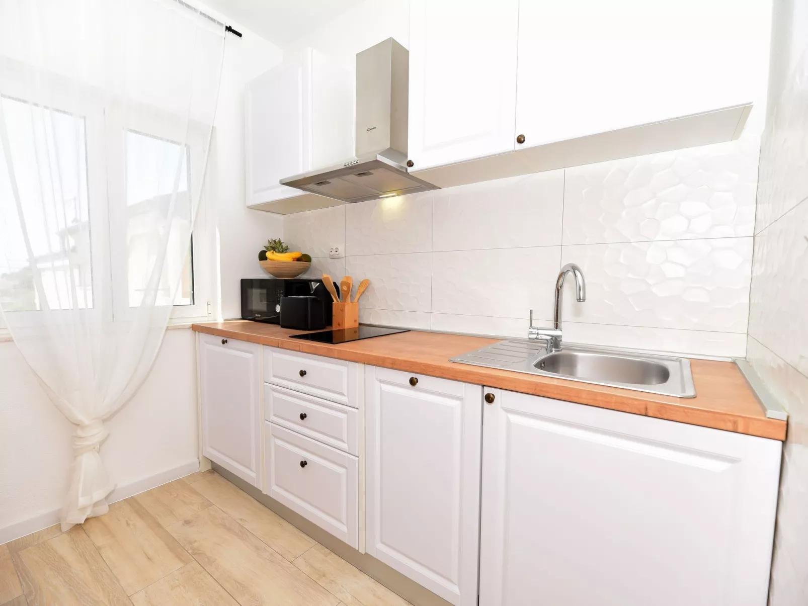 Wohnung mit Garage-Drinnen