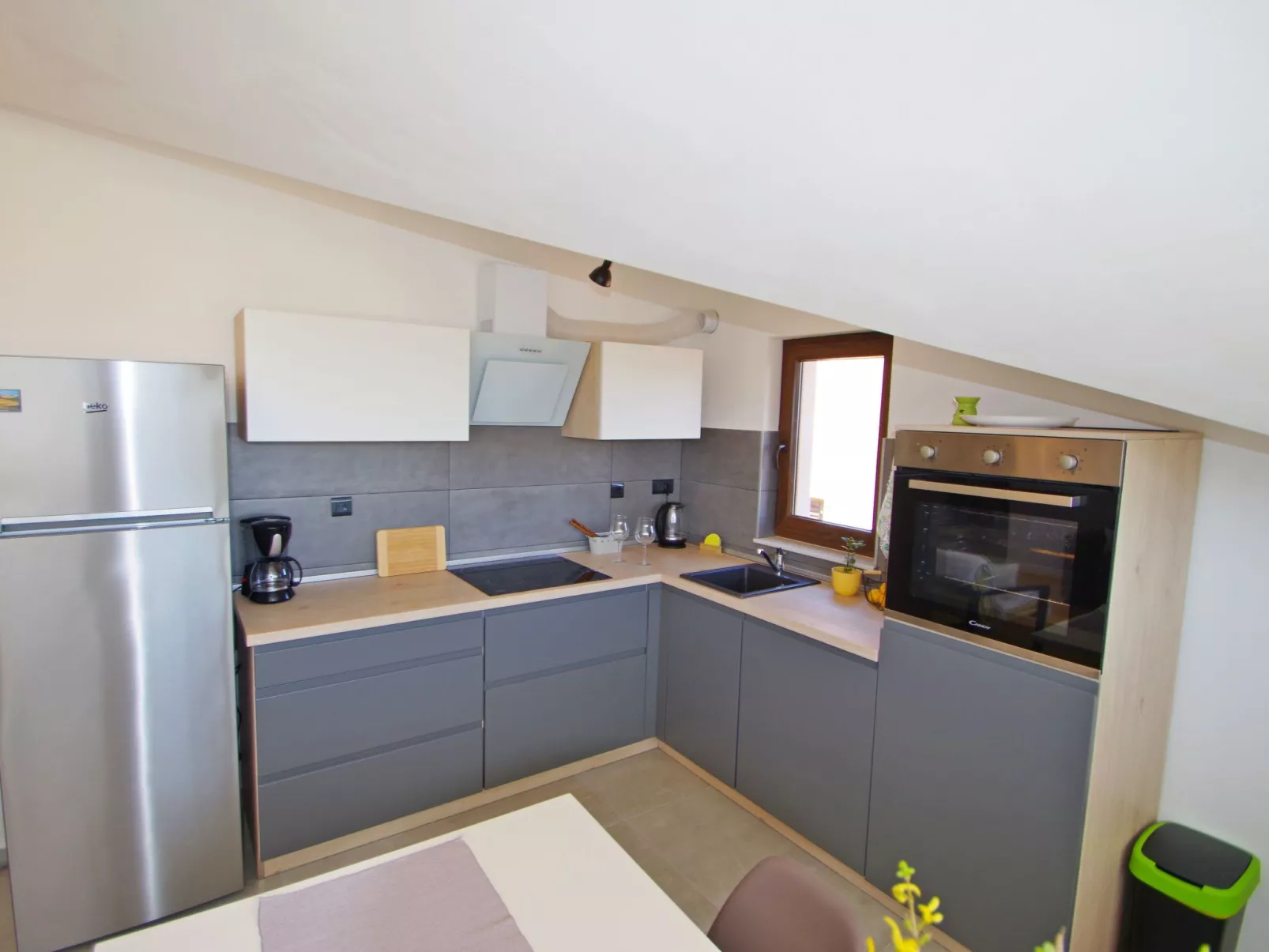 In Valbandon mit schönem Balkon-Dedans