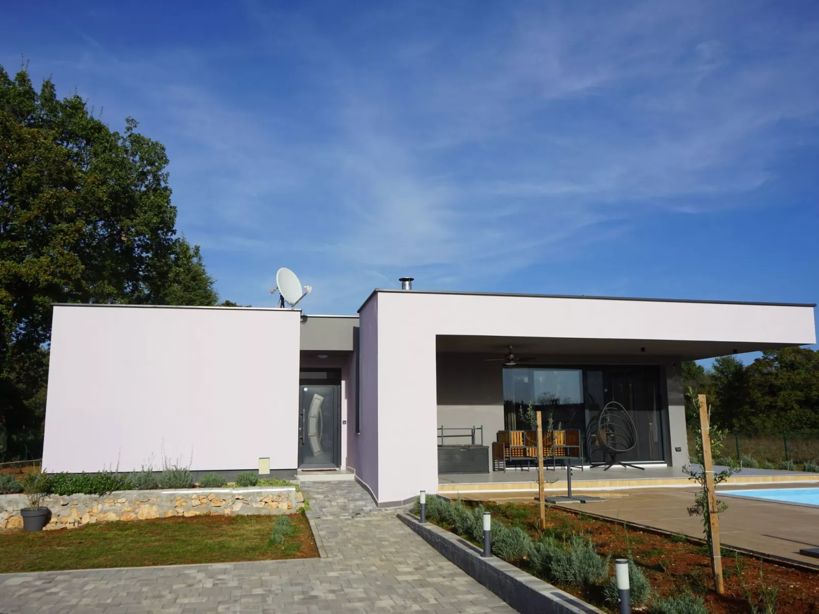 Lavender Villa-Dehors