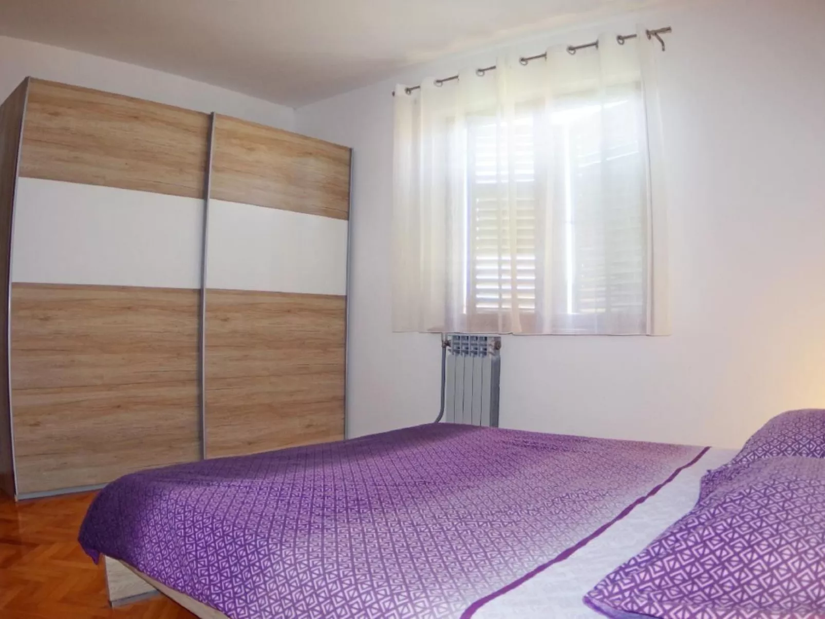 Mit privatem Pool und Garten-Dedans