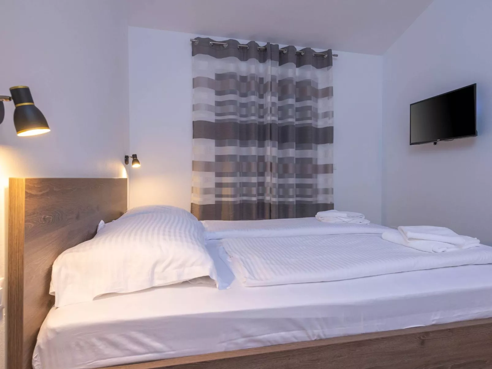 Luca-Image-tags.info