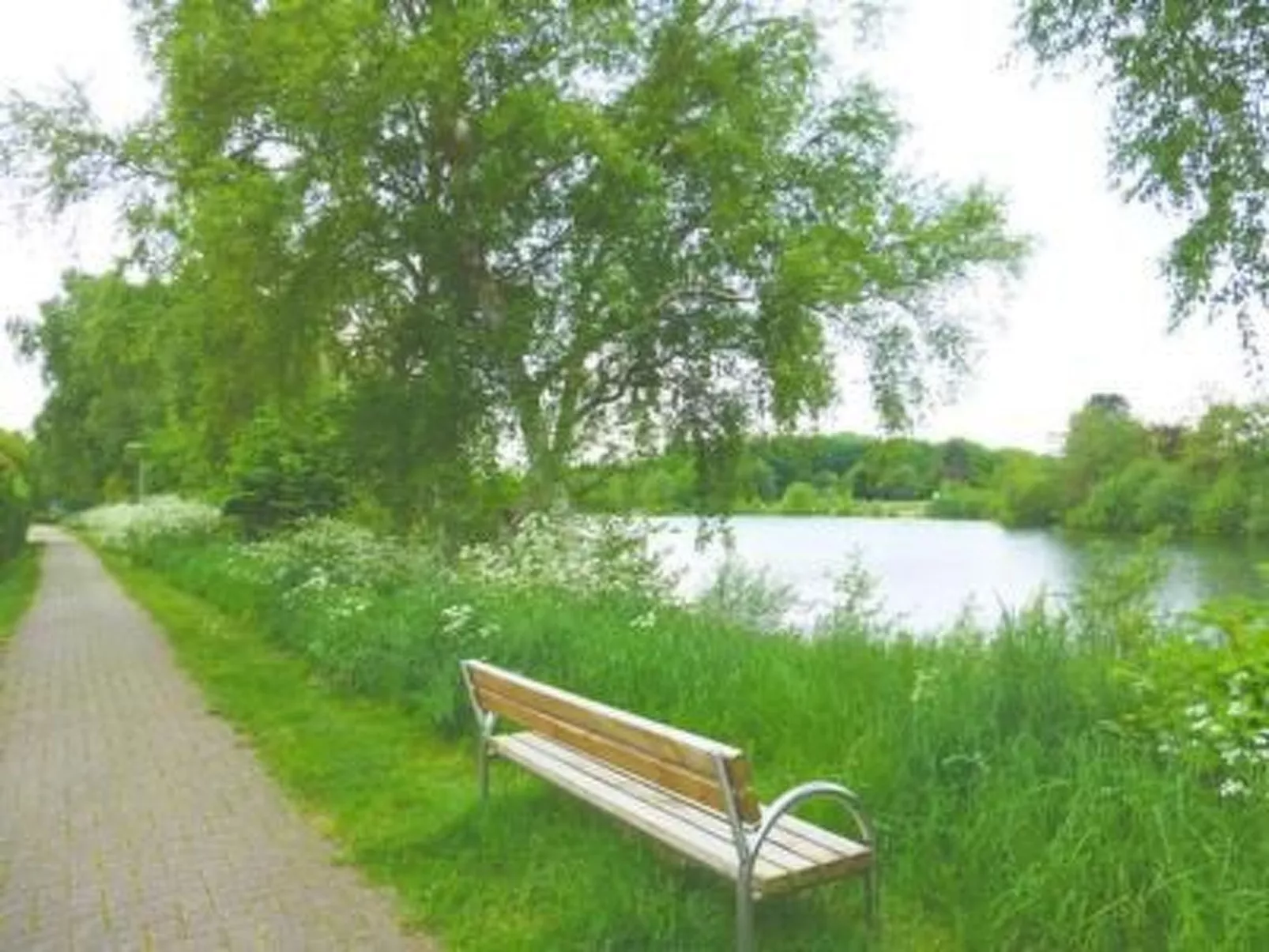 Geräumige Ferienwohnung mit Garten und Grill-Outside