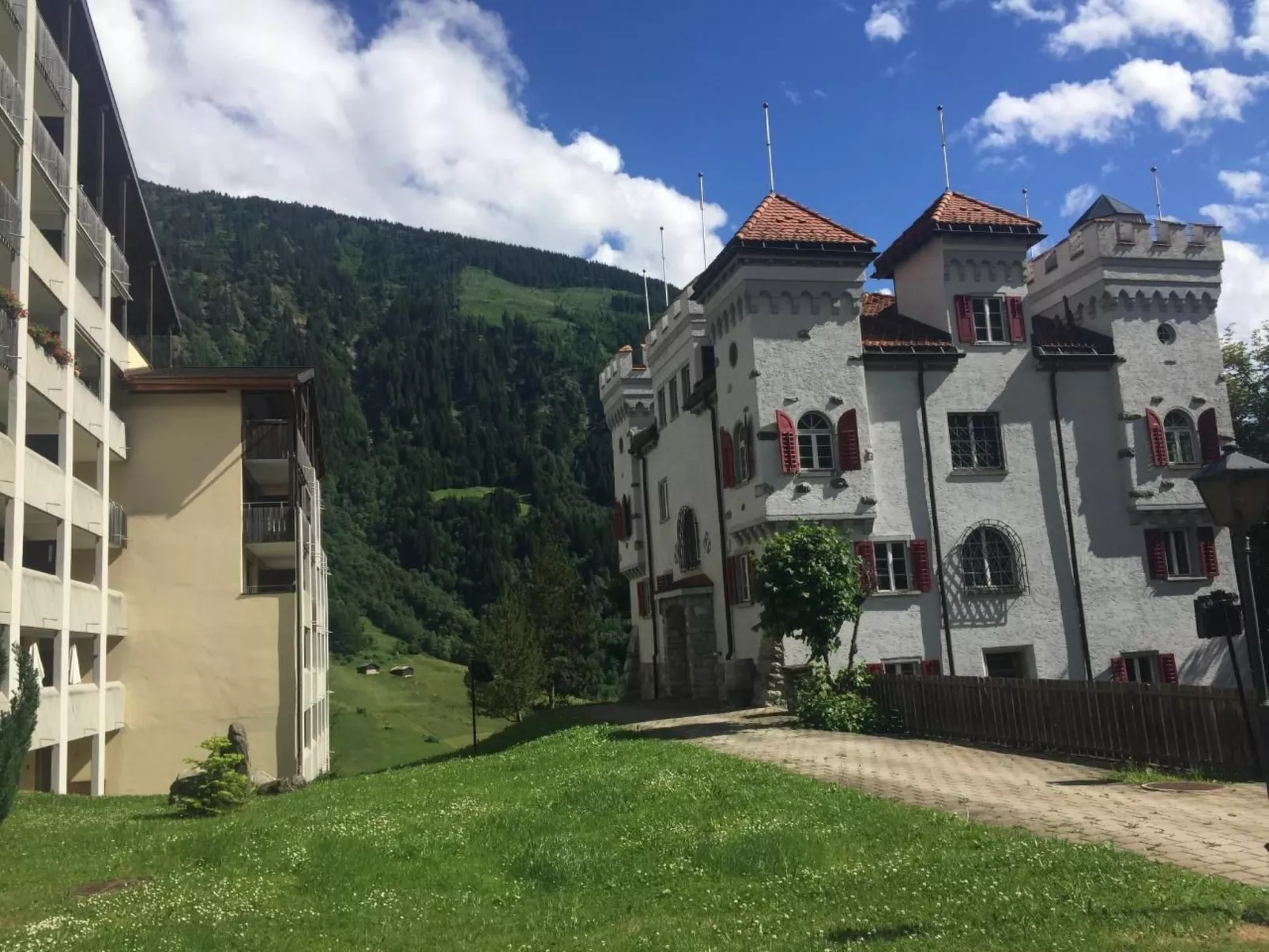 Gemütliche Ferienwohnung im Disentiserhof-Outside