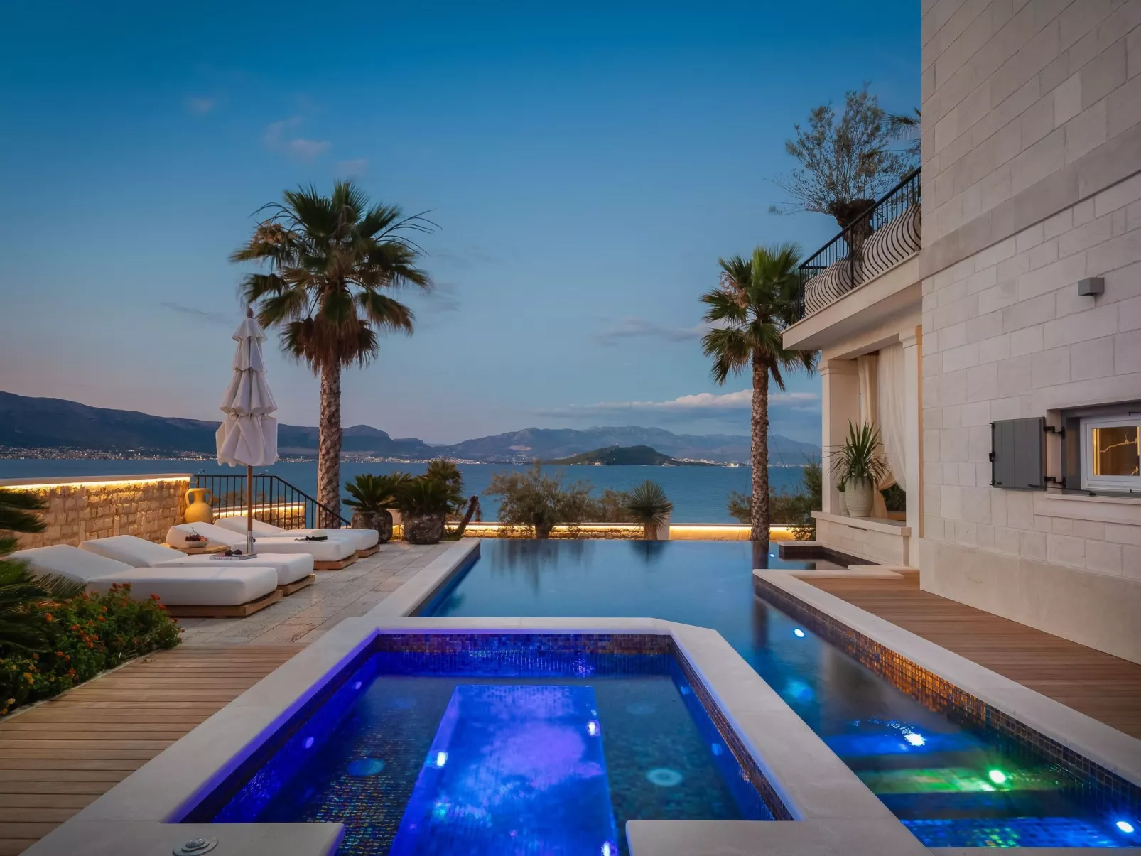 Villa L'orizzonte mit Außenküche in der Nähe von Trogir-Dedans