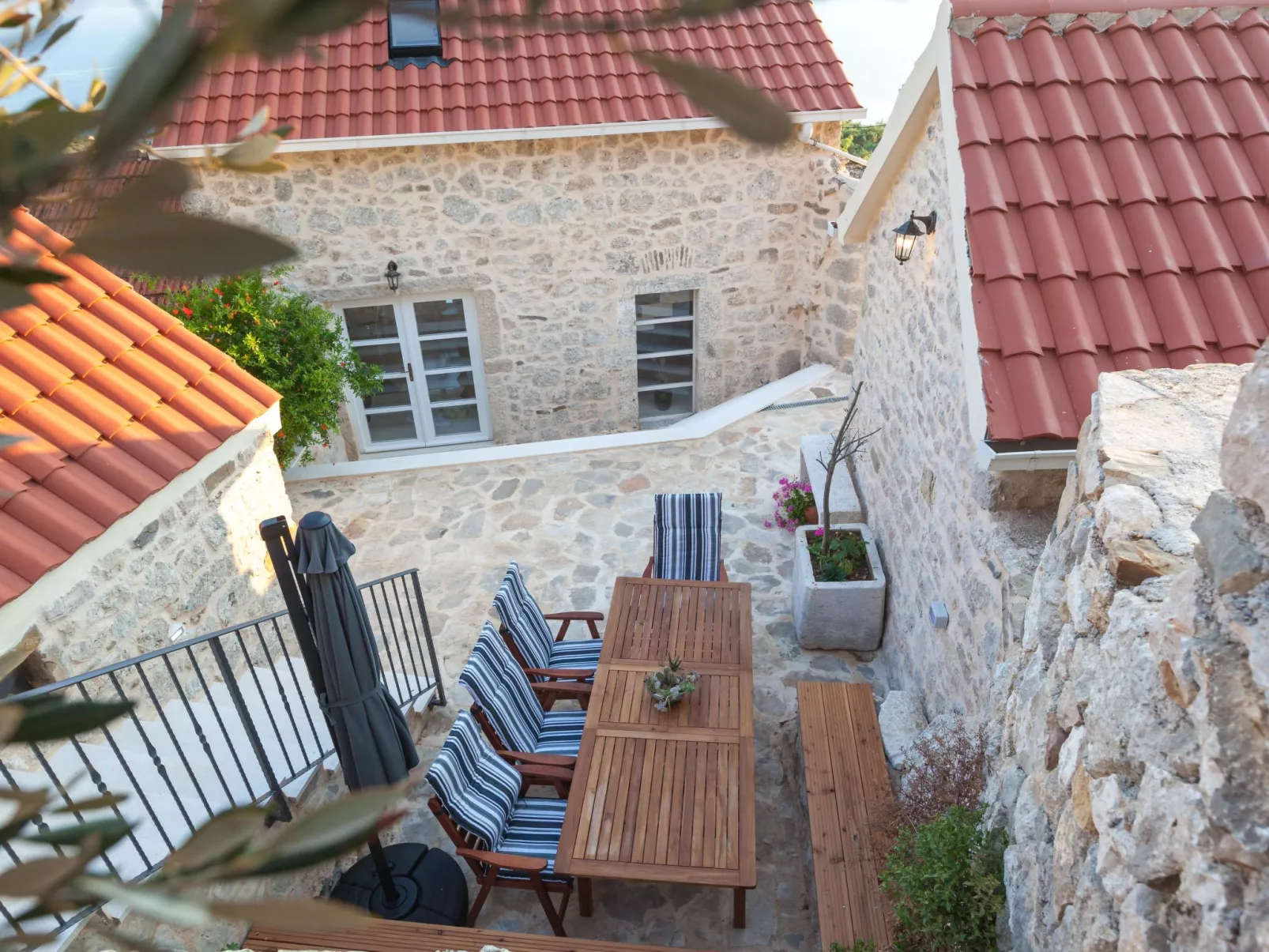 Wunderschöne Steinvilla mit tollem Ausblick-Dehors