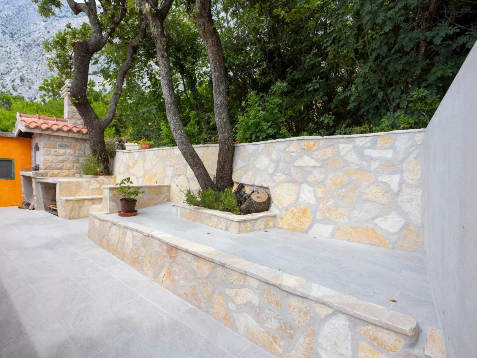 Günstiges Ferienhaus mit Pool und Meerblick-Dehors