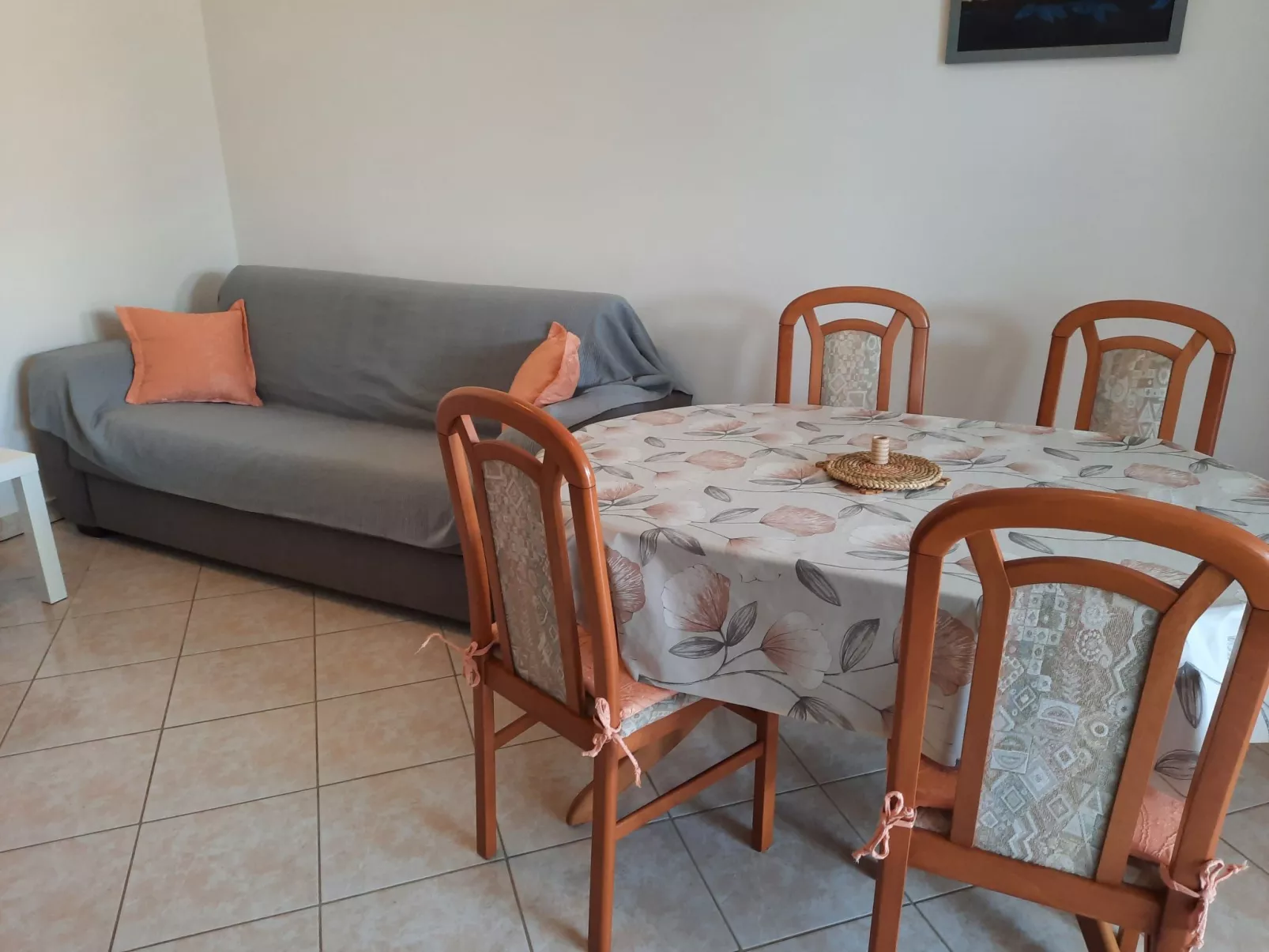 Mit privater Terrasse-Inside