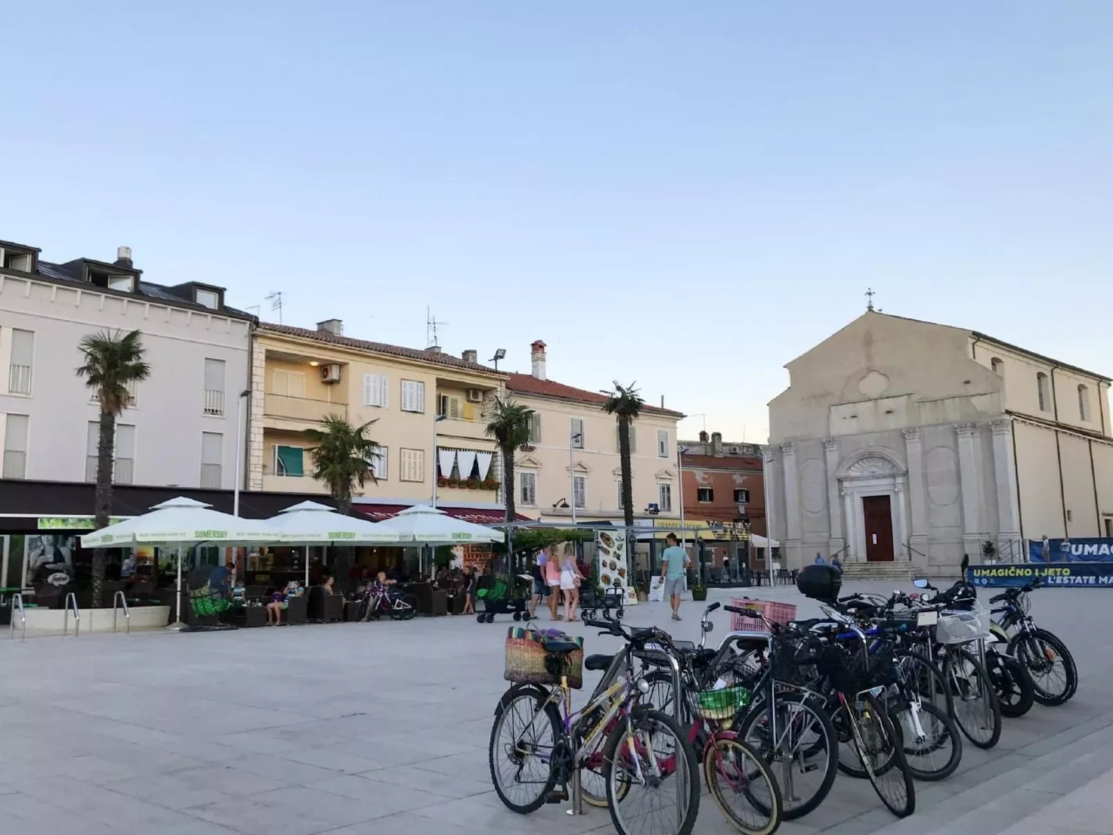 Große Wohnung in Umag mit Terrasse und Grill-Draußen