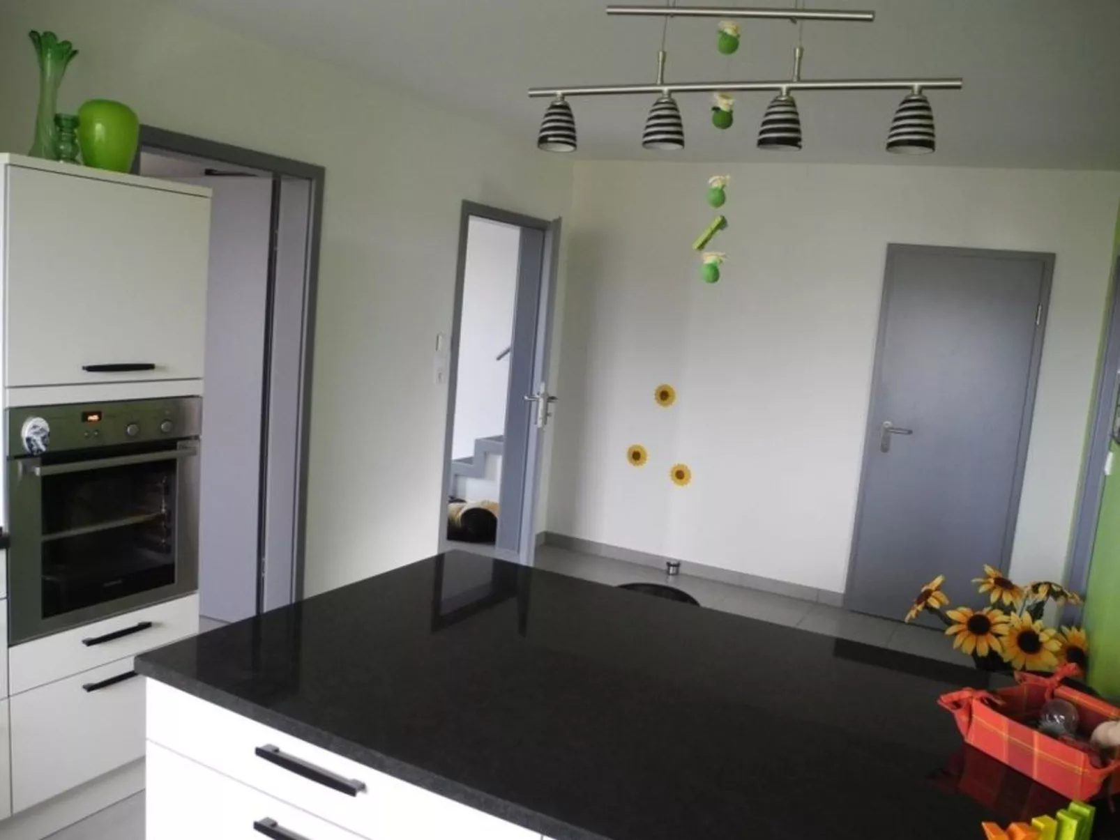 Geräumiges Ferienhaus mit Garten und Weitblick-Dedans