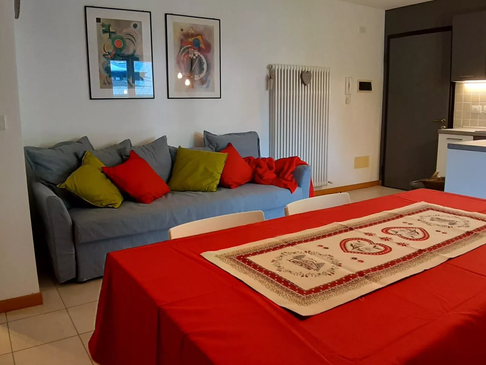 Martina top 2-Image-tags.info