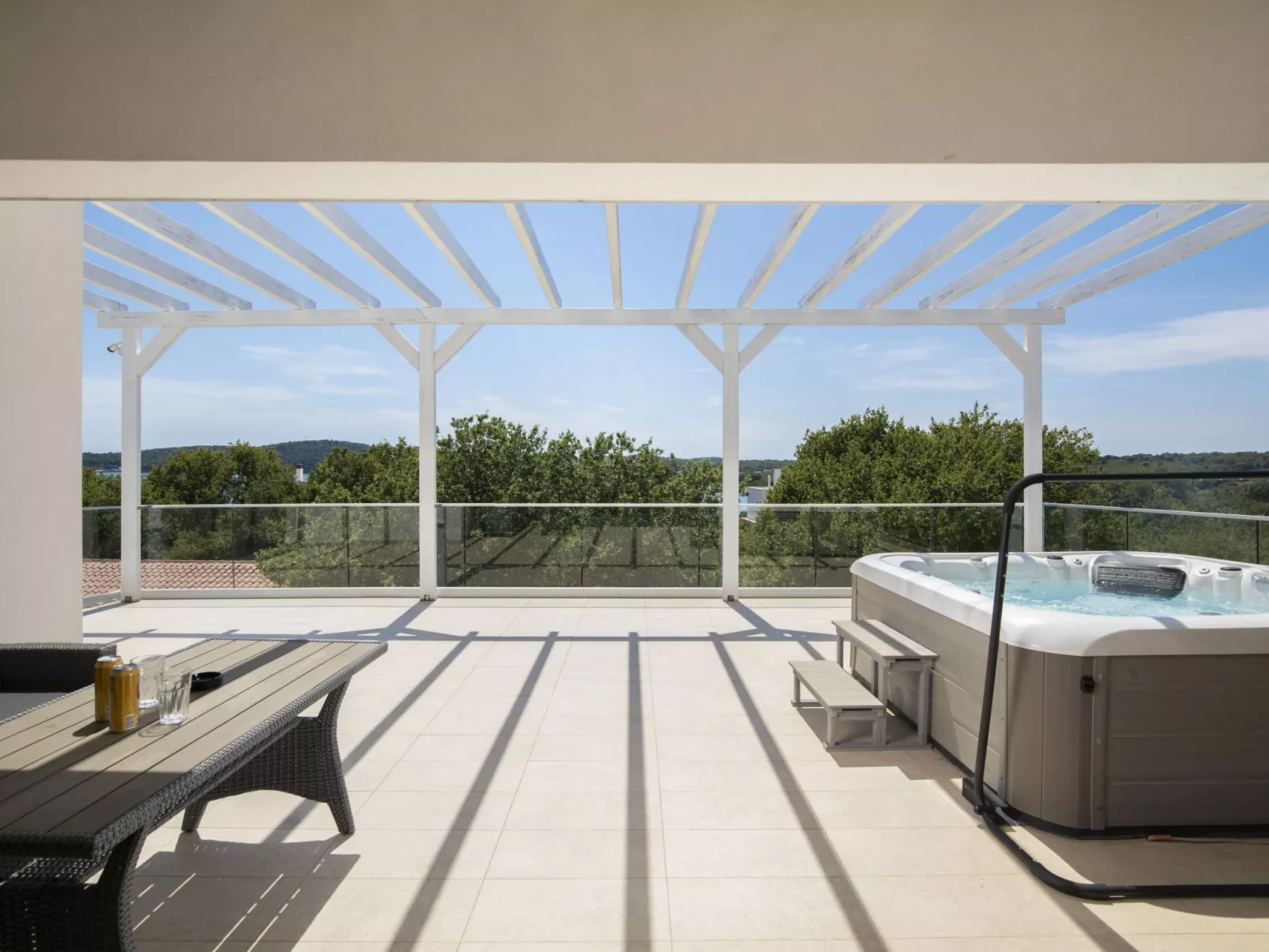 Villa Luna mit Pool, Sauna, Whirlpool, Tennisplatz-Draußen