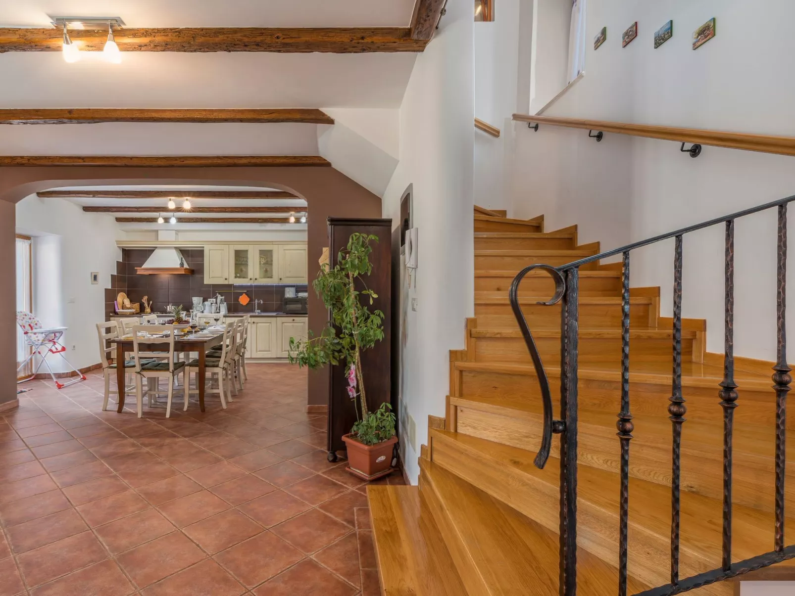 Gemütliches Ferienhaus in Peresiji mit Grill und Terrasse-Image-tags.info