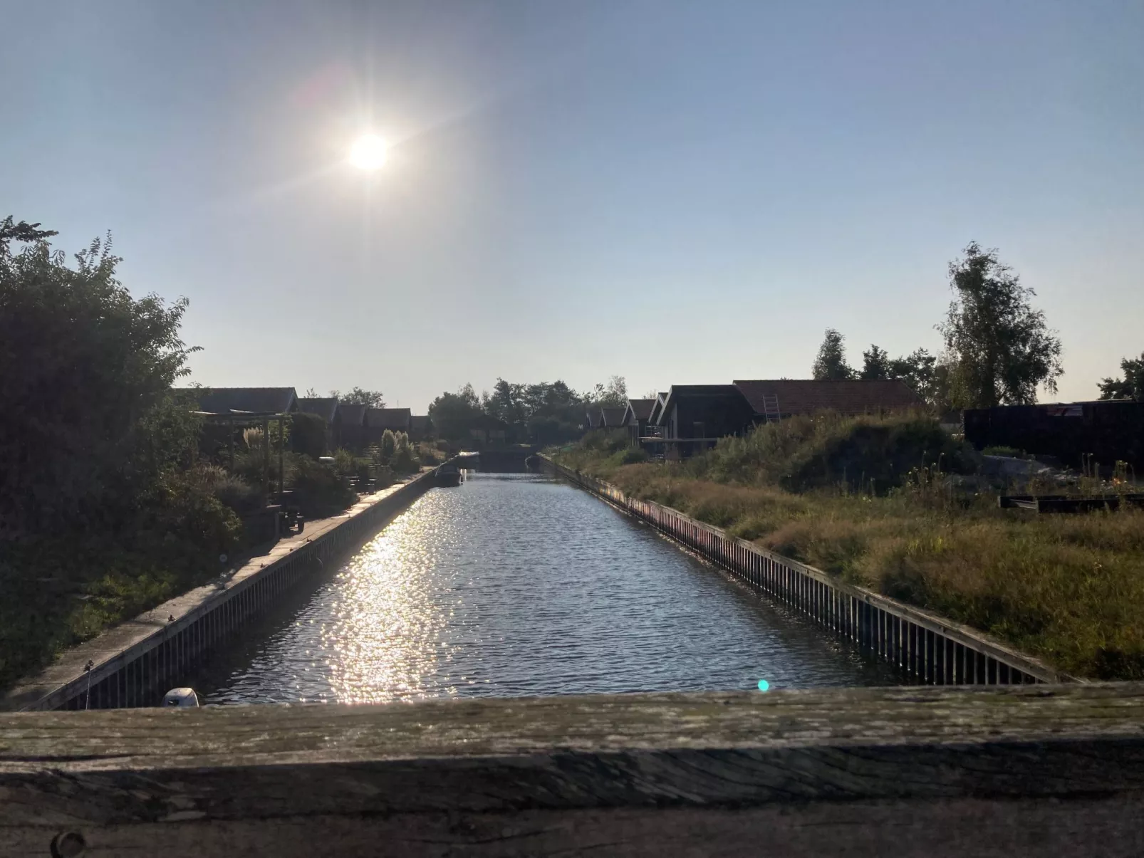 Chalet Ufergrundstück mit eigenem Angelplatz-Draußen