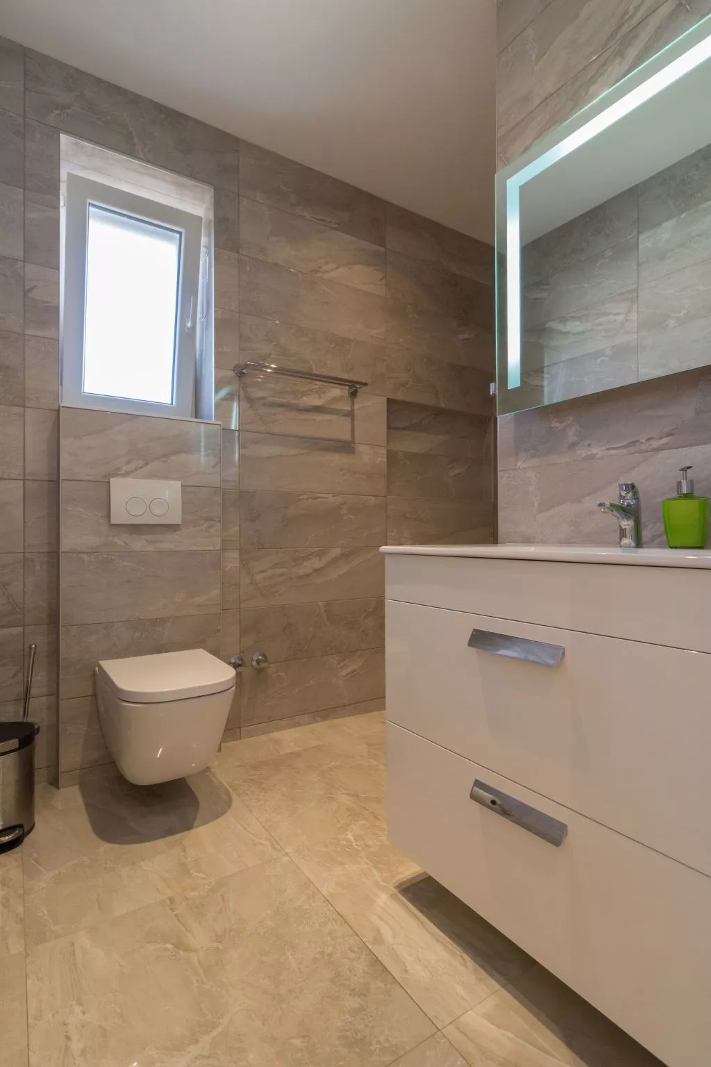 Villa Ema - beheizter Salzwasserpool, Fitnessraum und Sauna-Drinnen