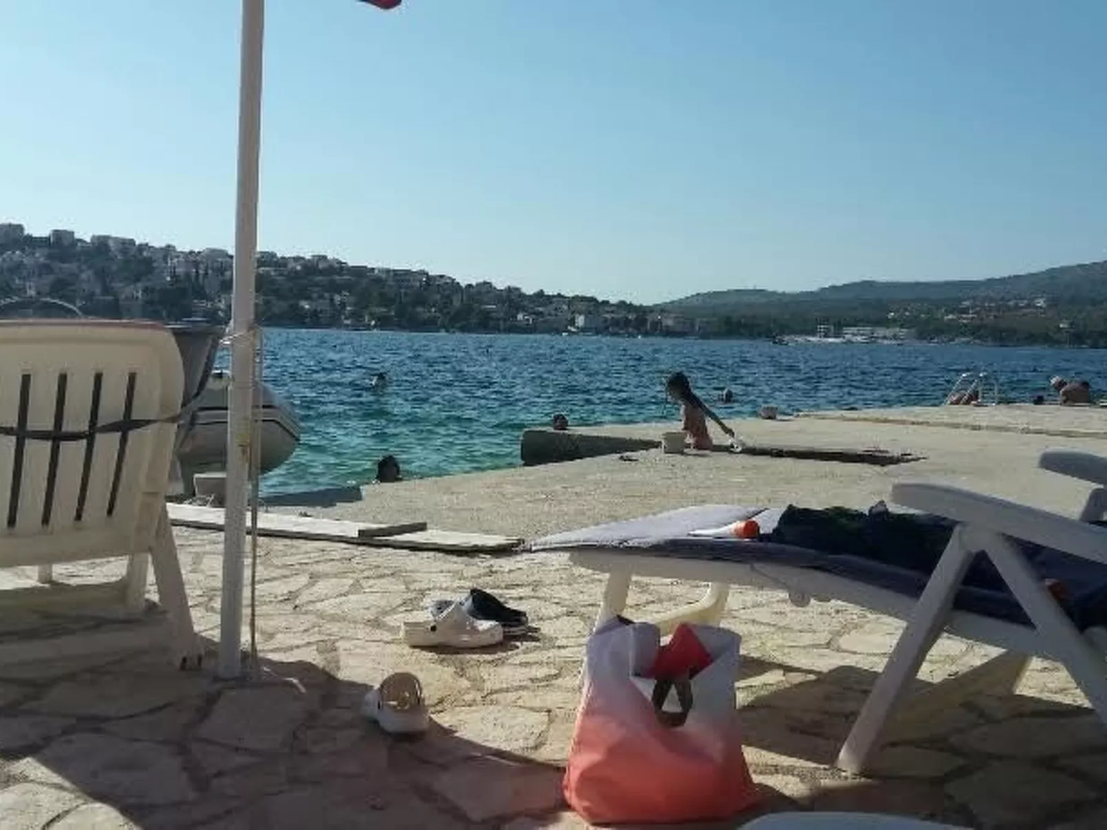 Sunara mit Terrasse und Kinderpool-Outside