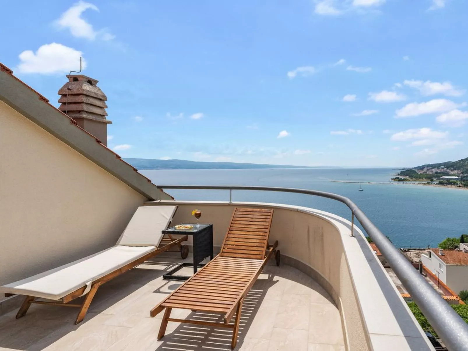 Ferienappartement mit zwei Meerblick-Balkonen-Draußen