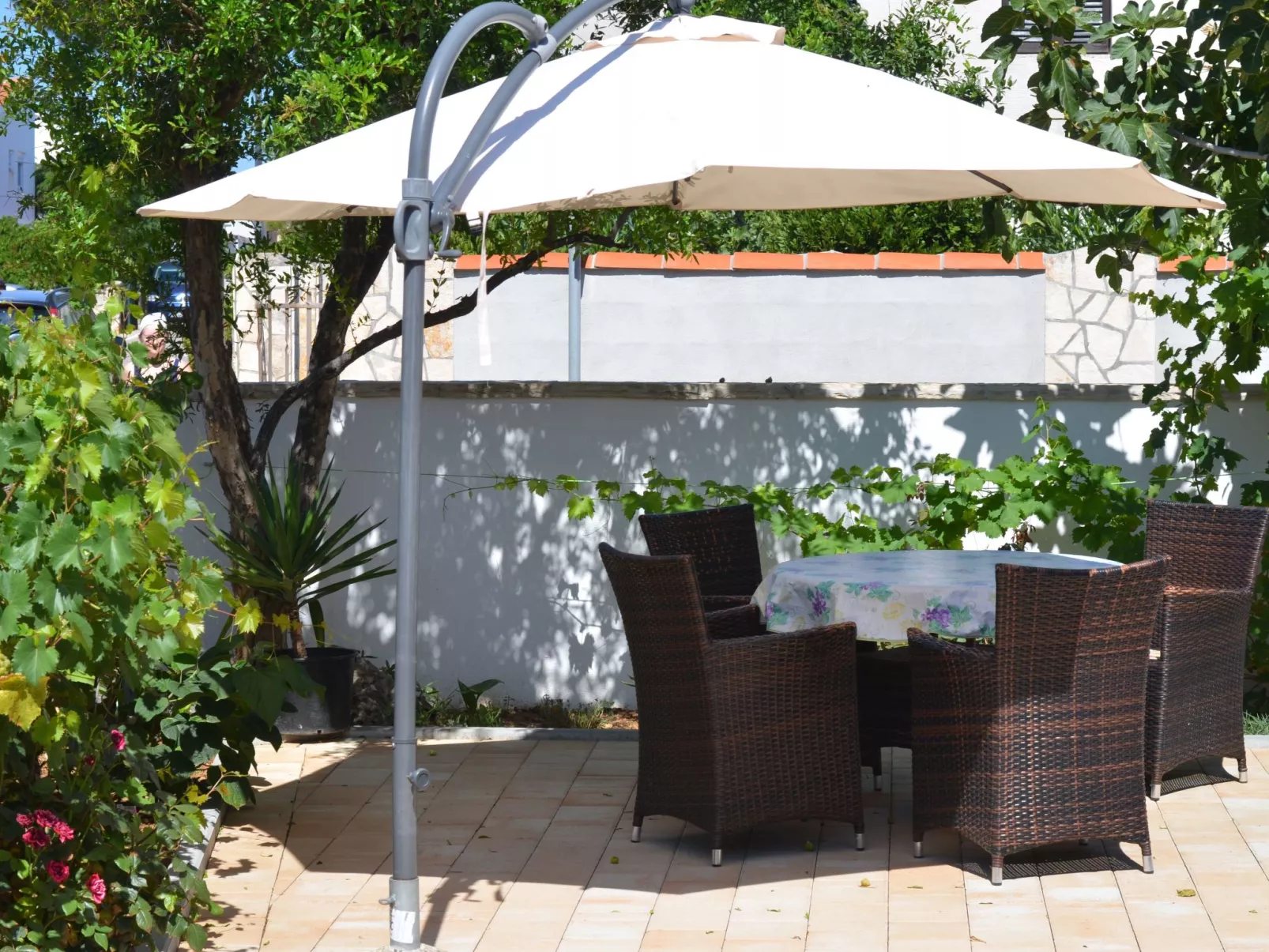 Moderne Ferienwohnung für 4 Personen-Draußen