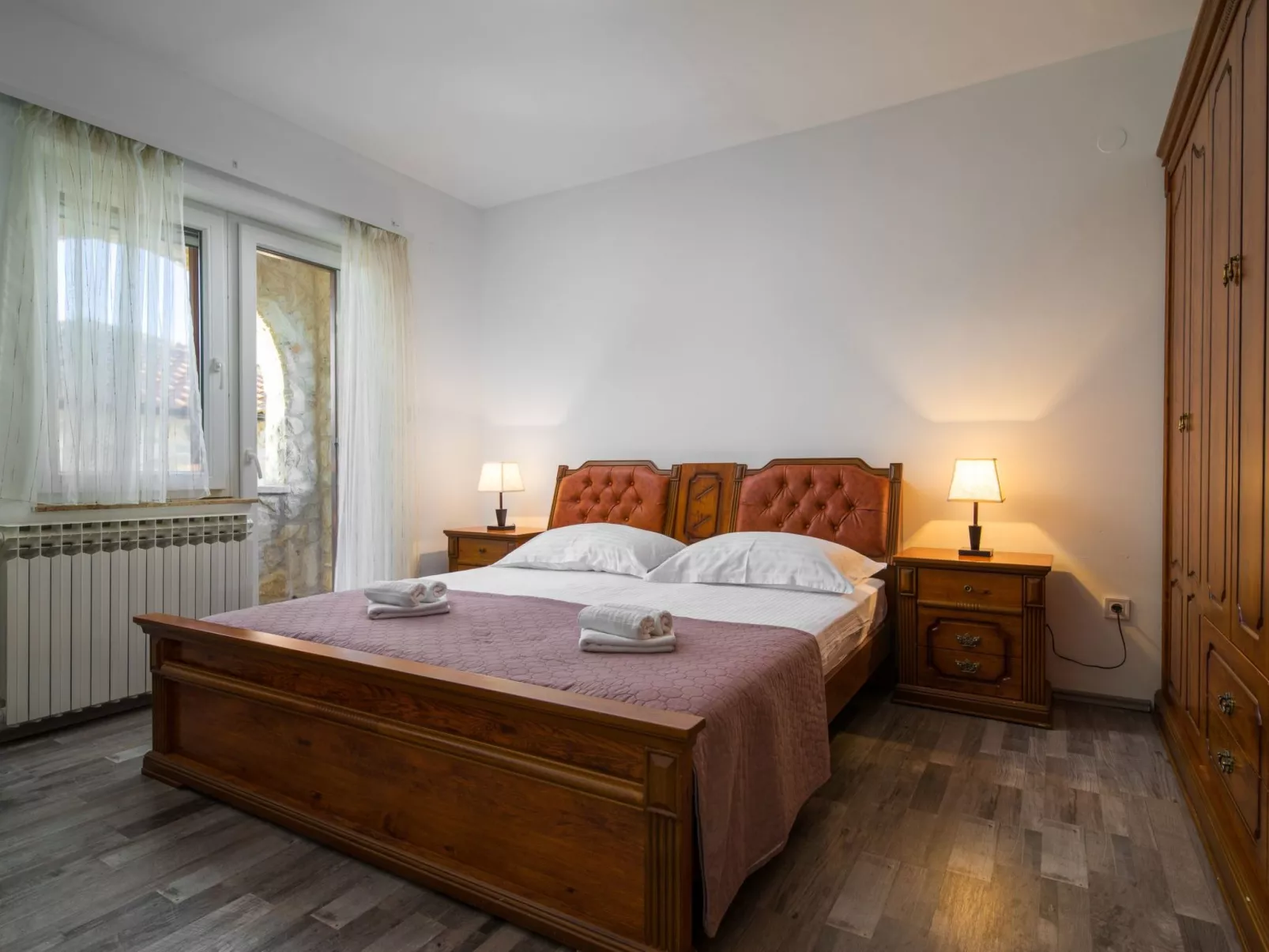 Villa Rustica mit traditionellem und rustikalem Touch-Inside