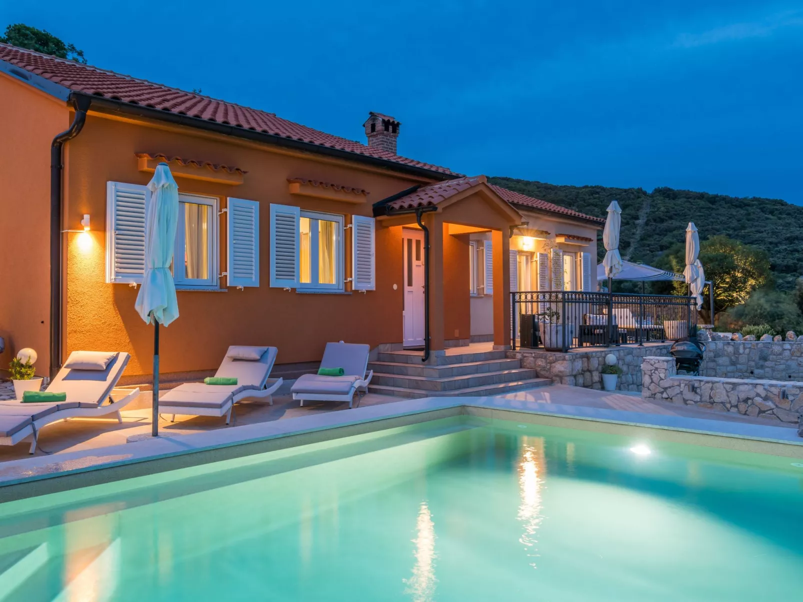 Exklusive und stilvolle Meerblick-Inselvilla-Outside