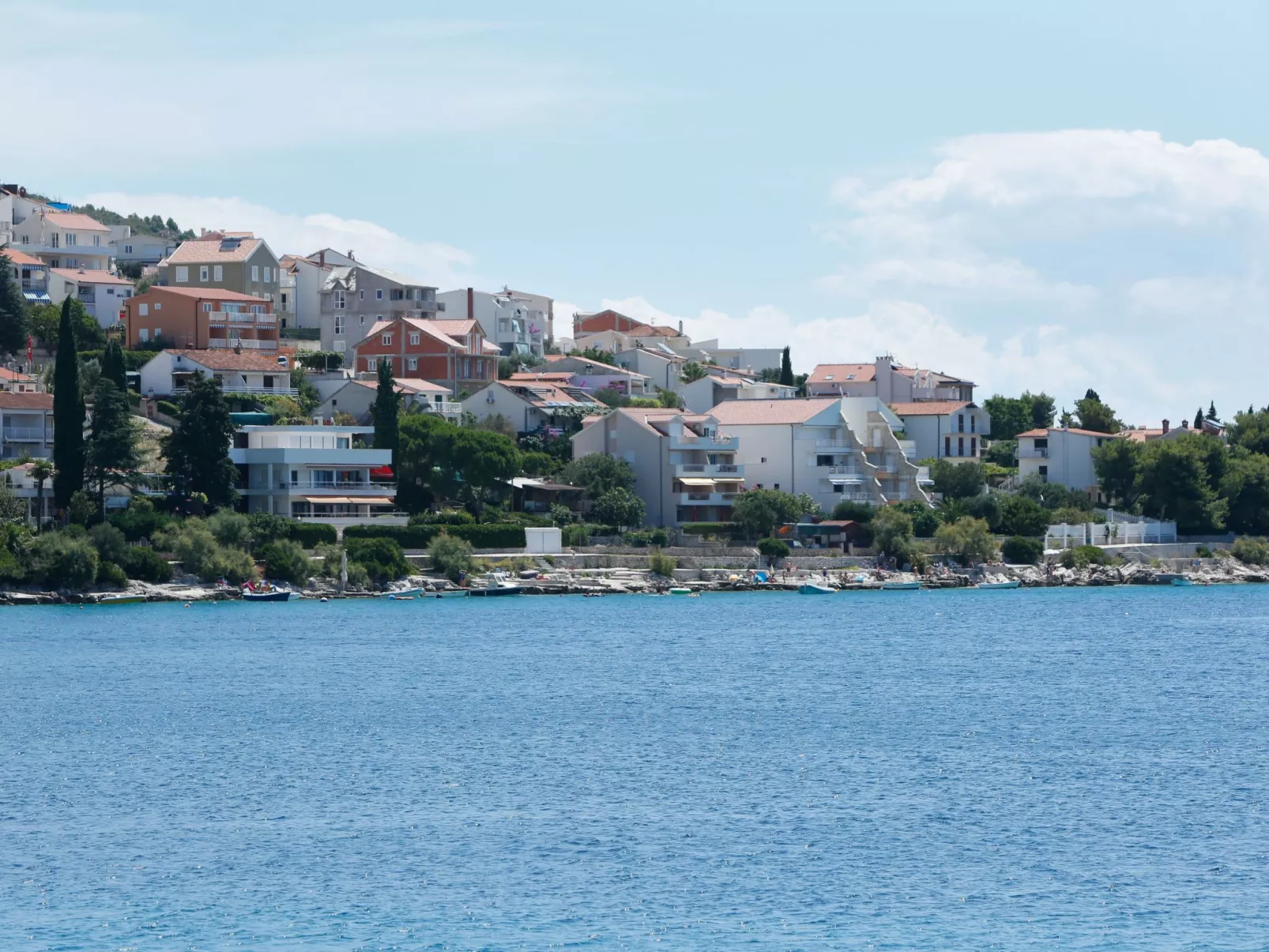 Für 5 Personen ca. 65 m&sup2; in Okrug Gornji, Adriaküste Kroatien (Kroatische-Dehors