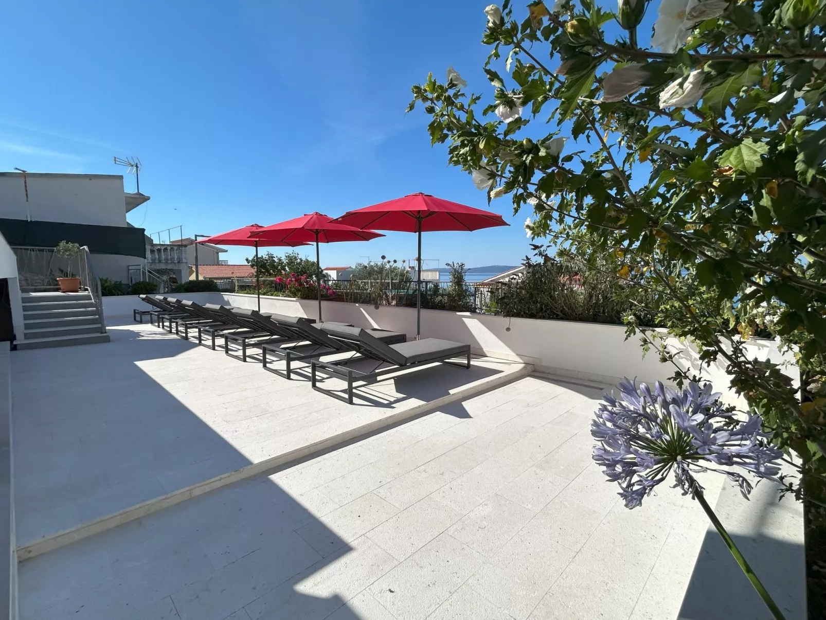 Beheizter Infinity-Pool, Wohnung mit Meerblick3-Outside