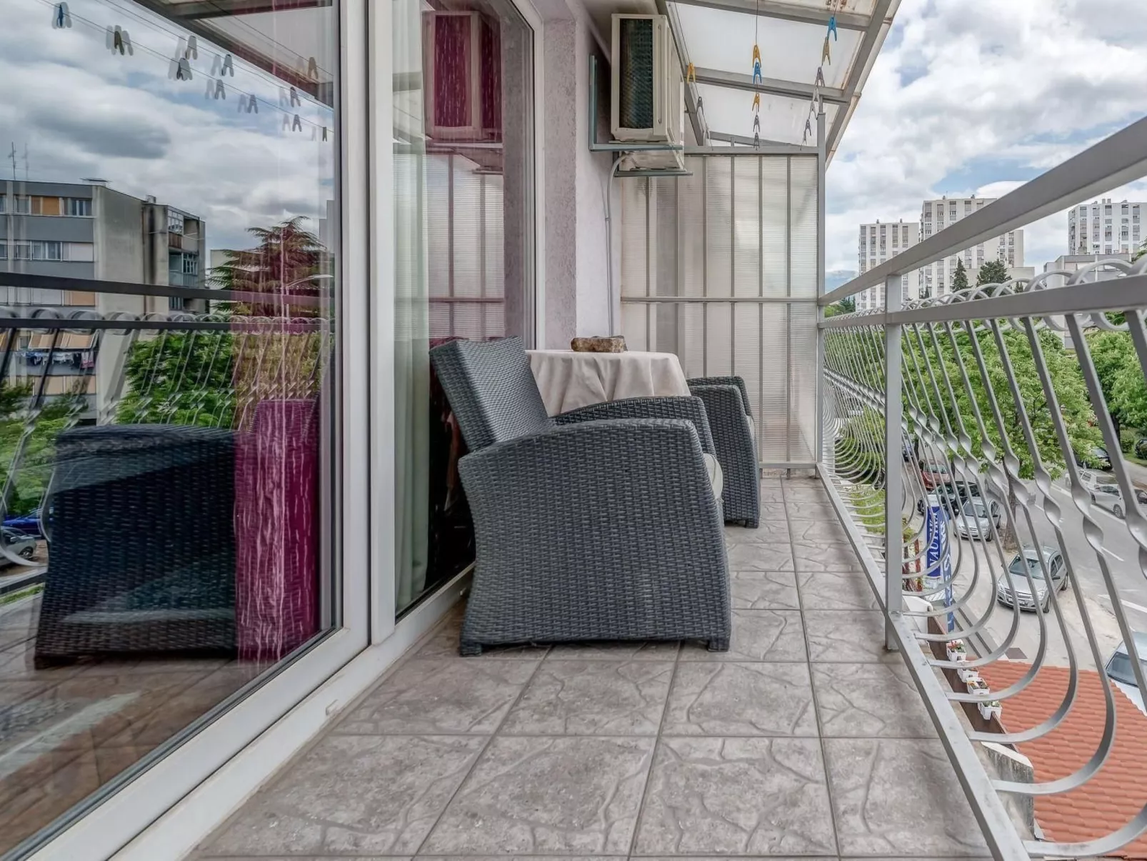 Appartement "Slavica" mit Blick auf das Wasser-Dedans