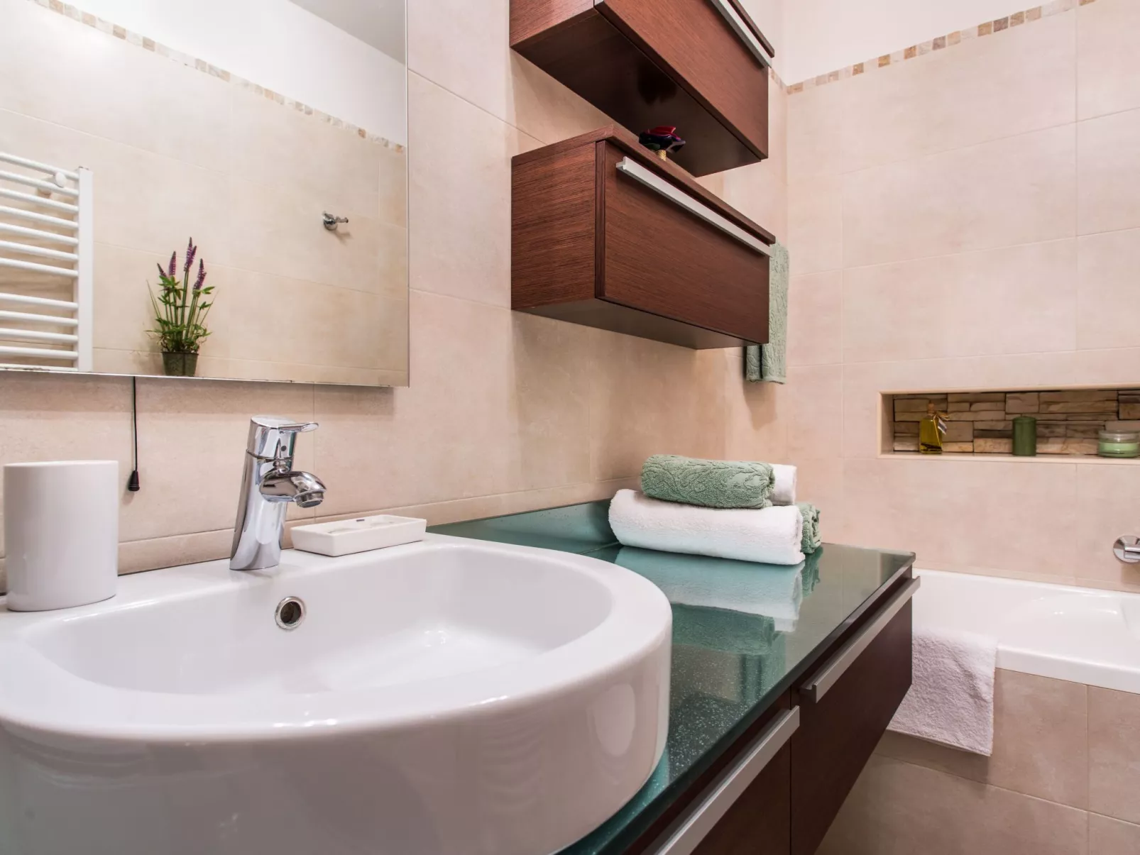 Ruhige Ferienwohnung Tina 8-Drinnen