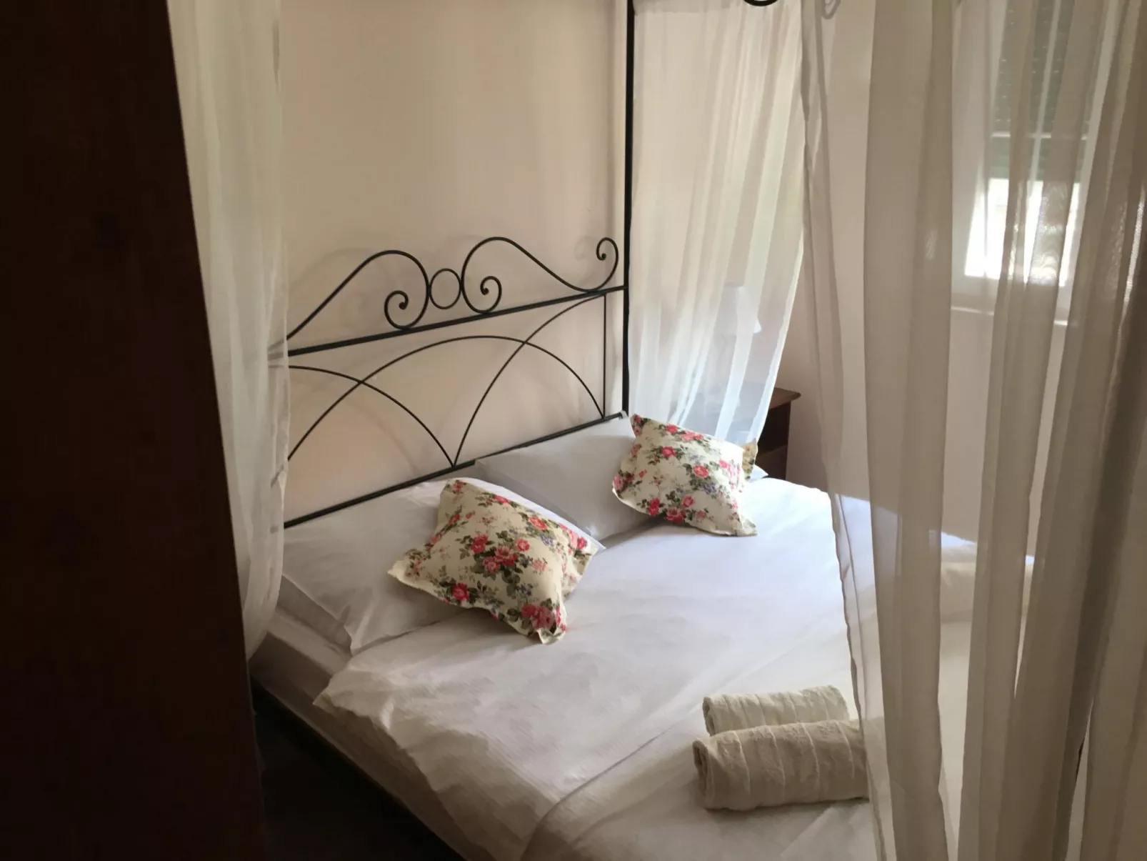 Appartement in Stoja mit Möbliertem Balkon-Dedans