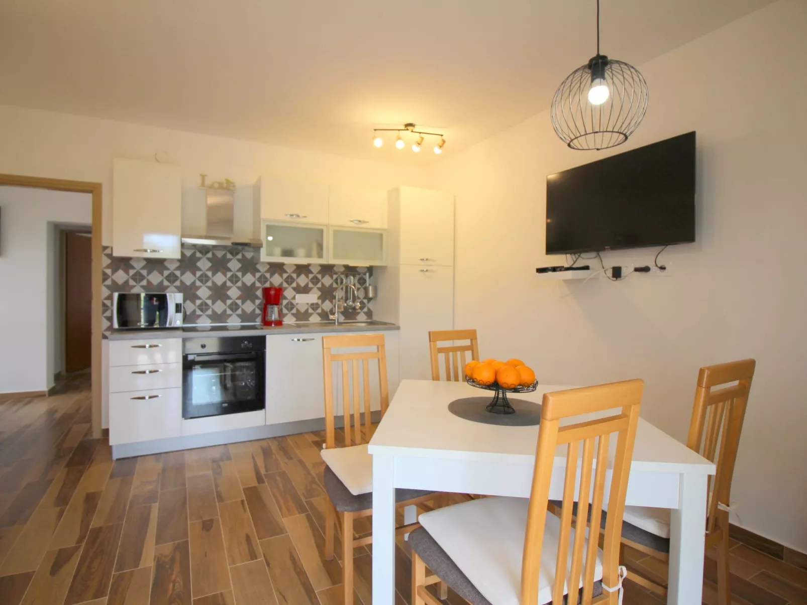 Jakomina 1-Image-tags.info