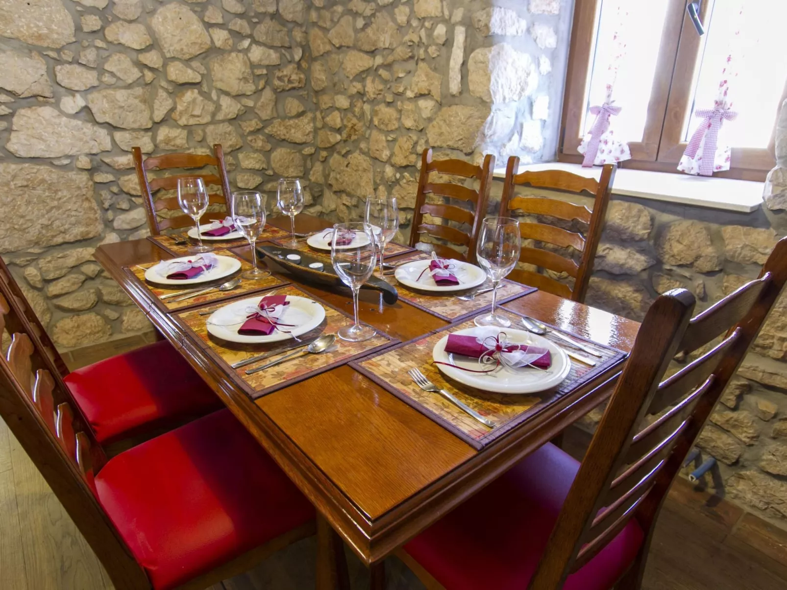 Geräumiges Ferienhaus in Brseč mit Privatem Pool-Drinnen