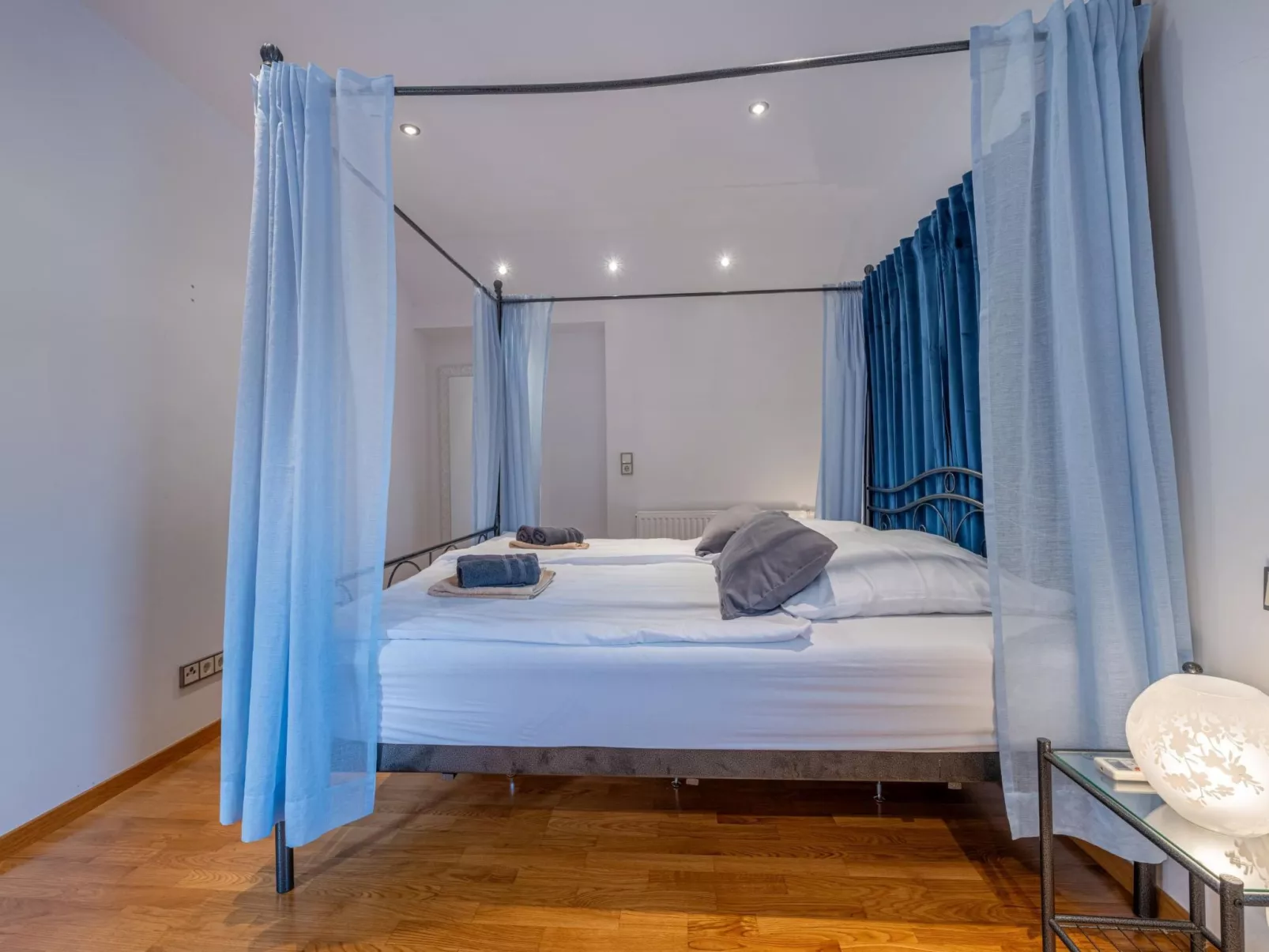 Villa Suzanne-Inside