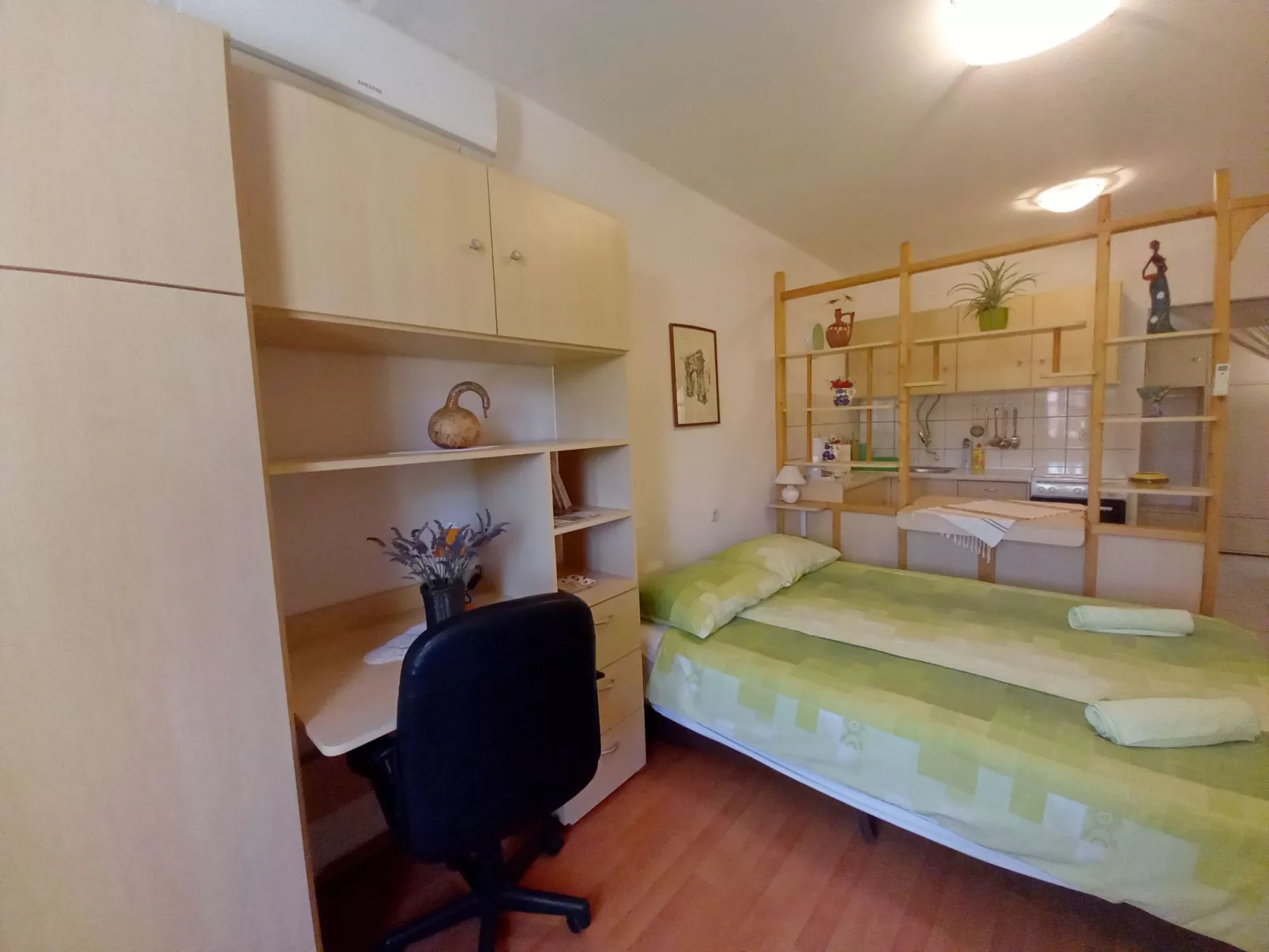 Schönes Apartment in Pješčana Uvala, Strand in der Nähe-Dedans