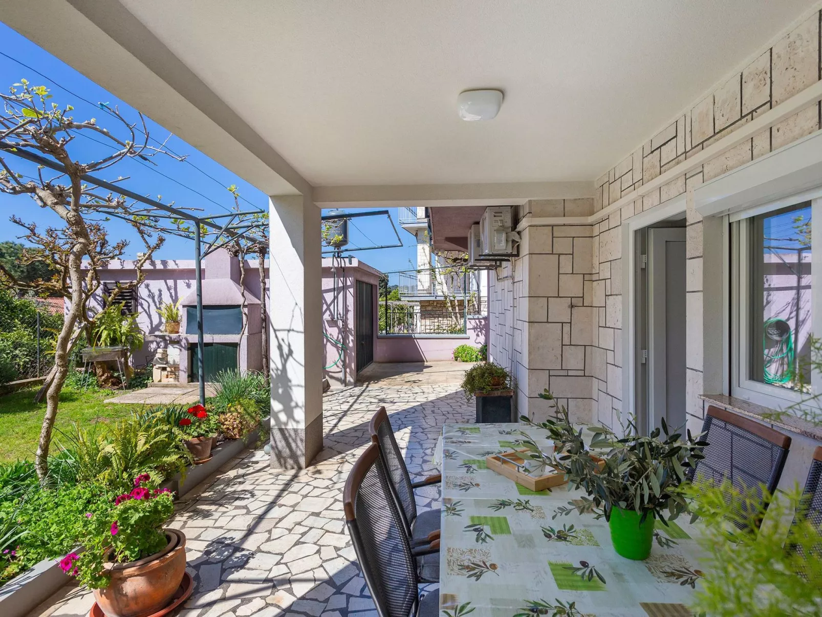 "Appartement Perka No.1"-Draußen