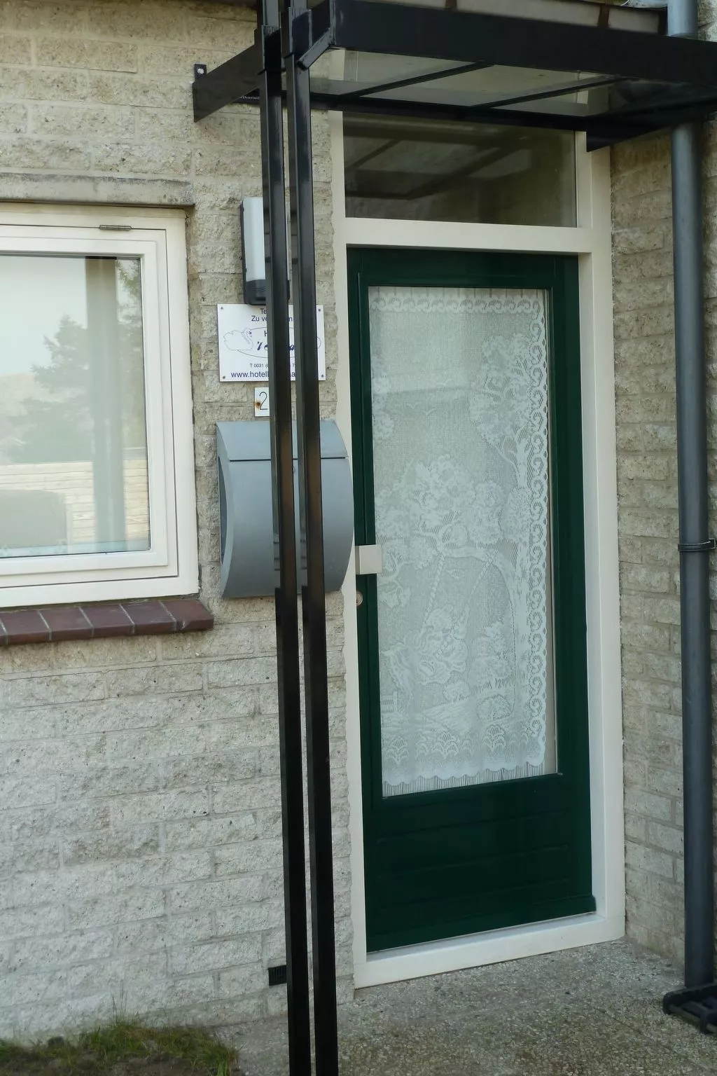 Gemütlicher Bungalow für 4 Personen-Draußen