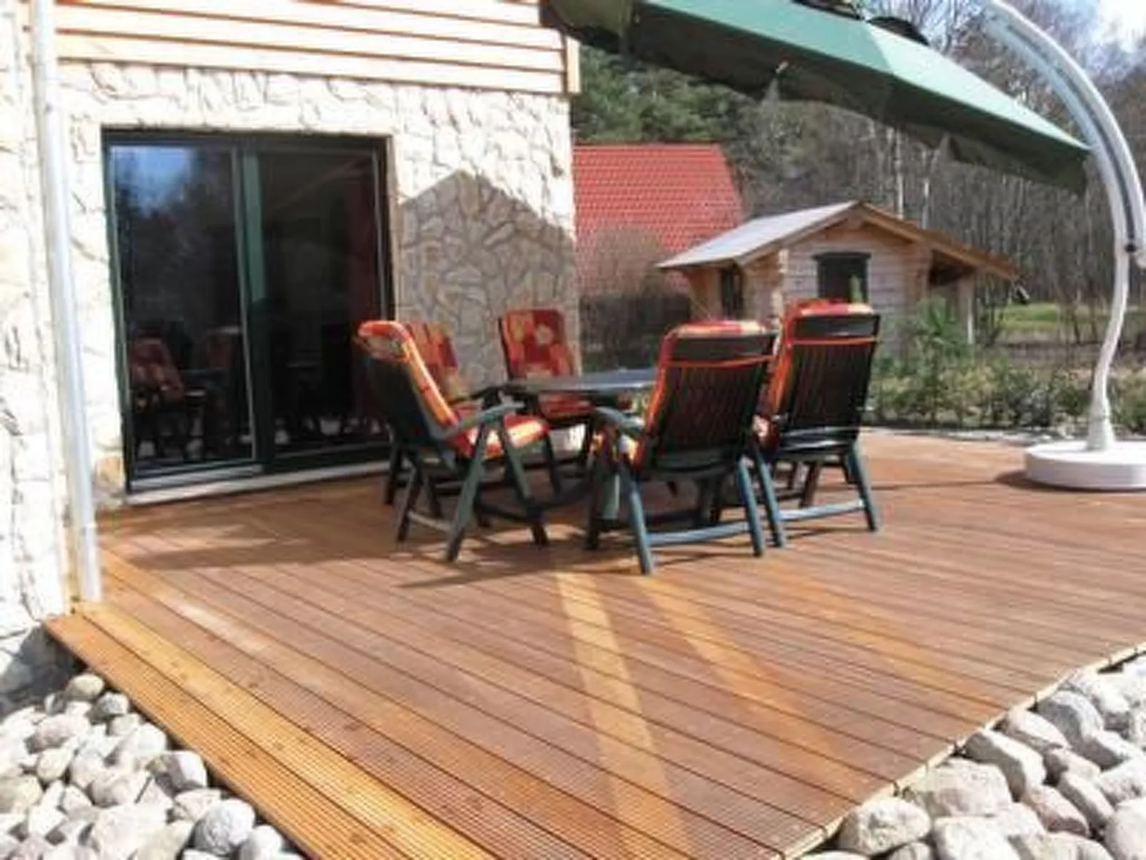 Dat Steinhus-Draußen