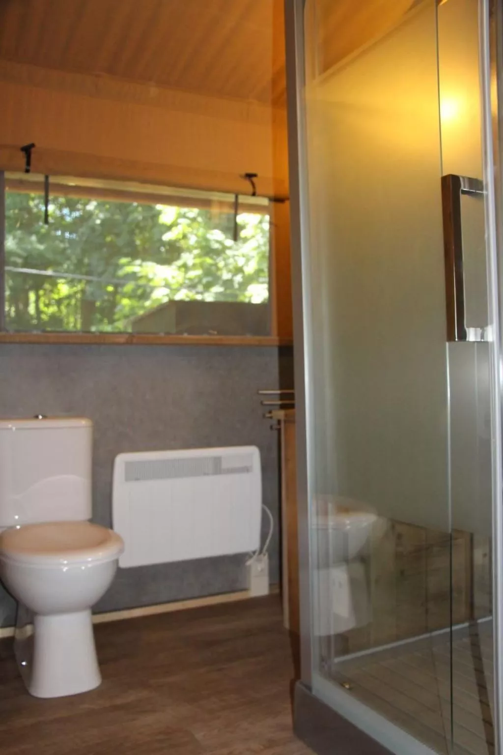 Gemütliches Safarizelt mit Grill und Garten-Inside