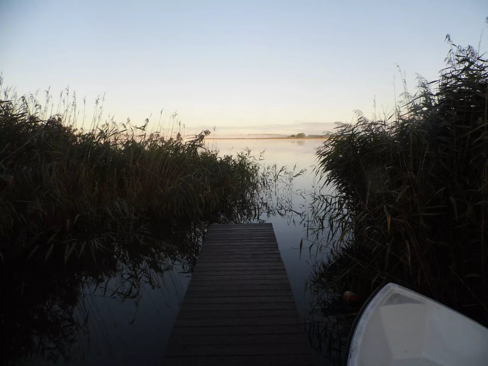 Am malerischen Nepperminer See-Outside