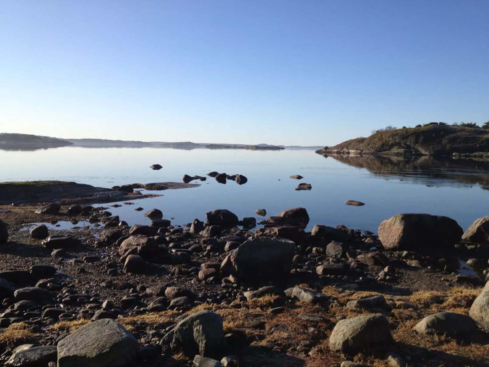 Wunderschönes Haus in einer fantastischen Natur am Meer-Image-tags.info