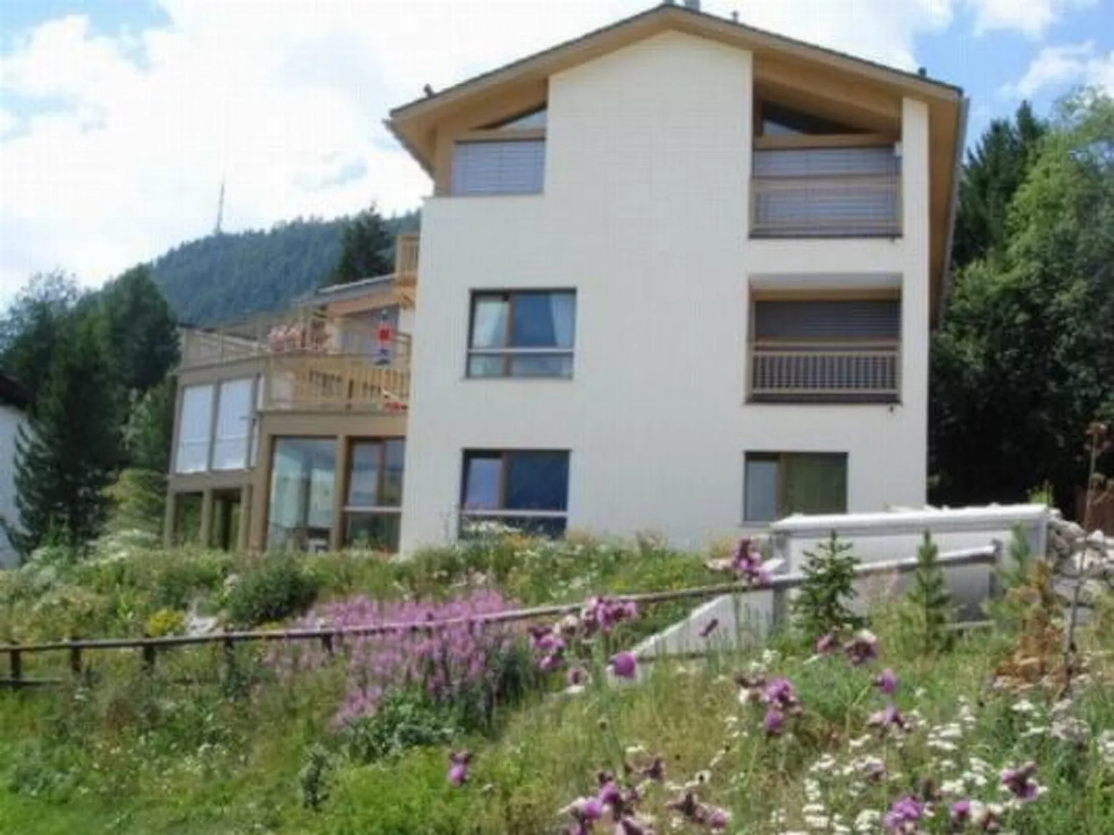 Guardamunt 4-Outside