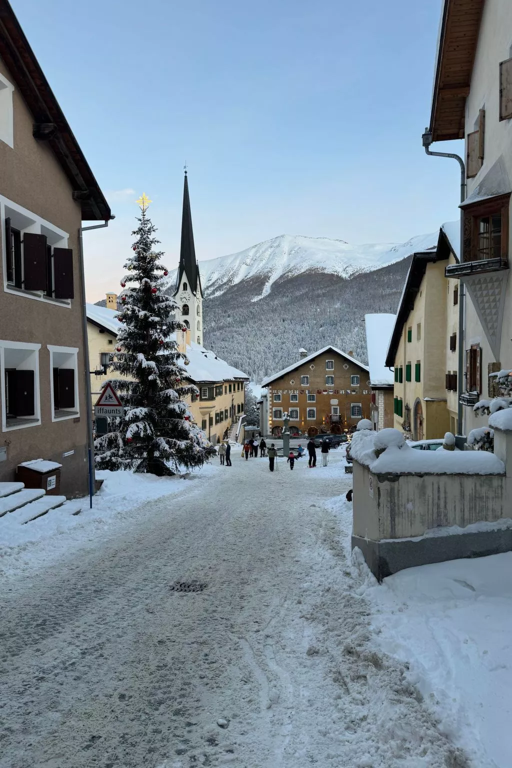 Chesa Davatz-Outside