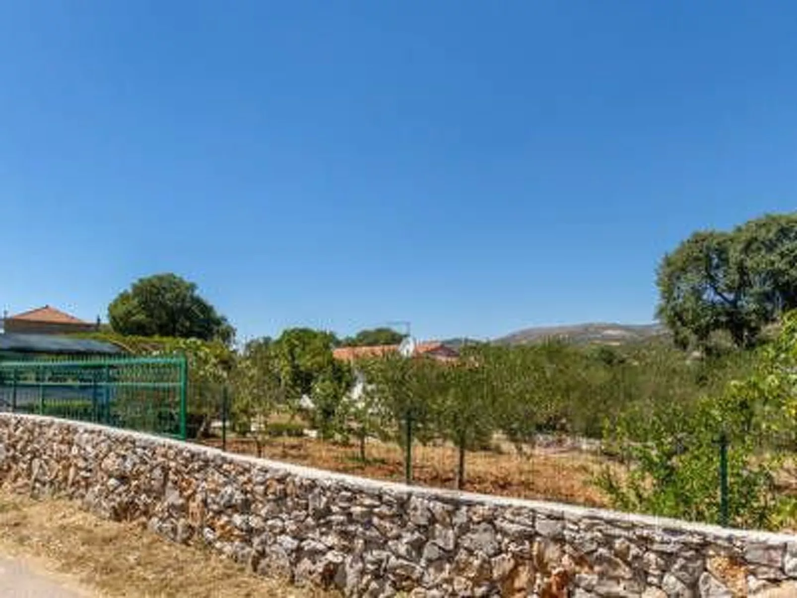 Hütte mit Garten, Grill und Terrasse-Inside