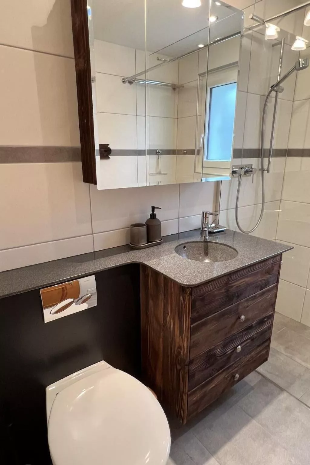 Berg-Ferienwohnung  im Chalet  Zirbeli-Drinnen