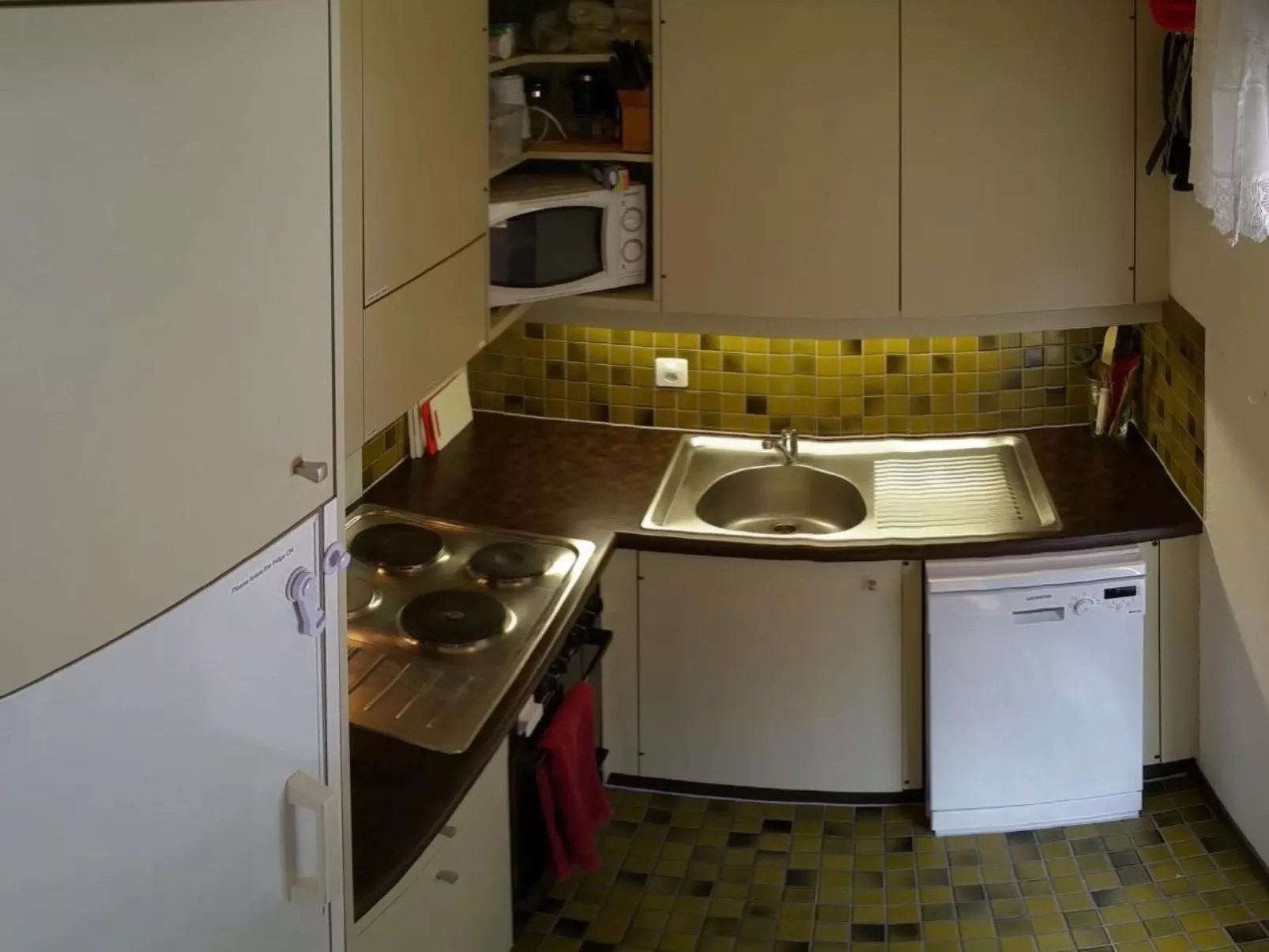 Gegenüber den Staubbach Wasserfällen-Inside