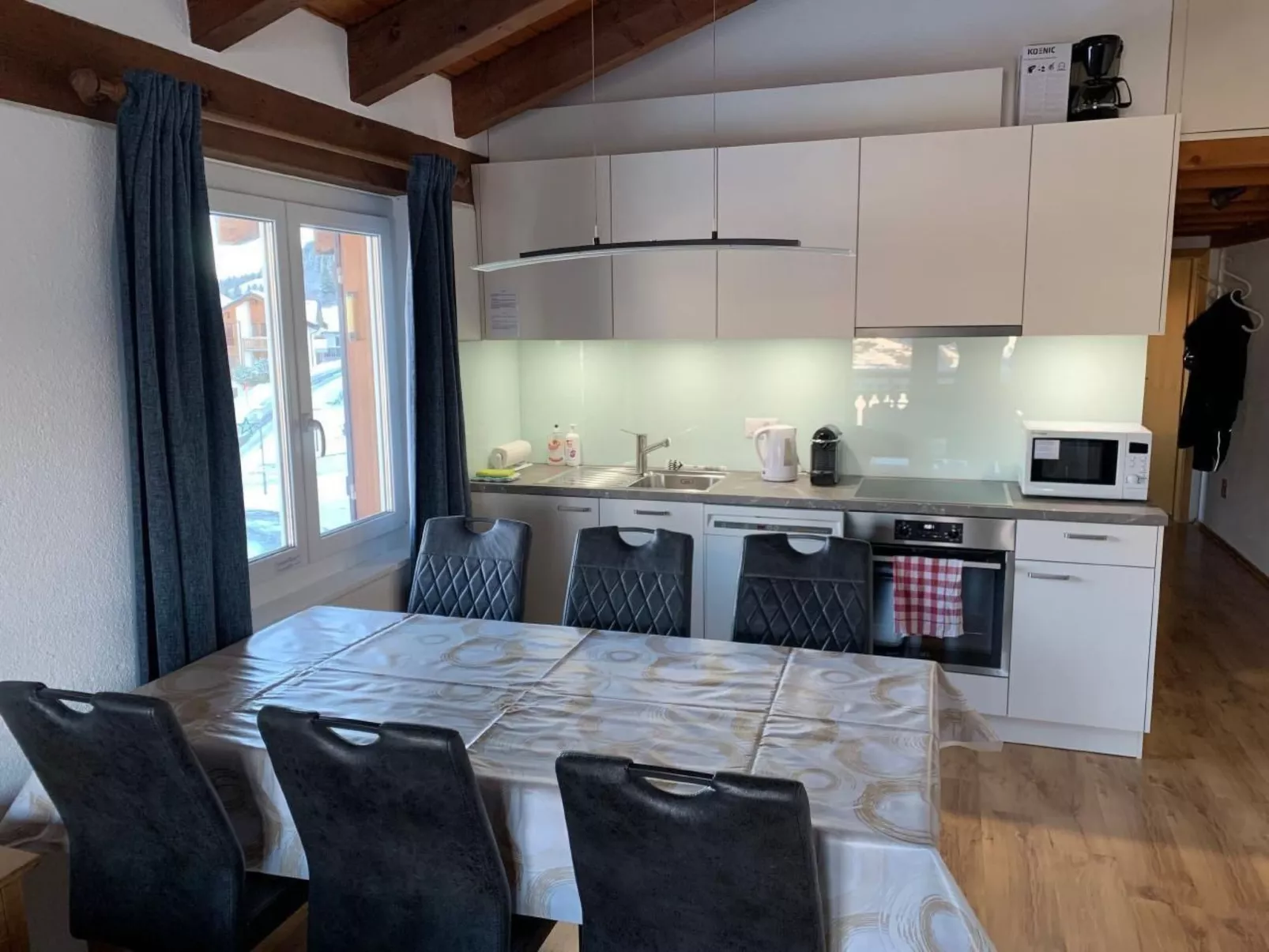 Aparthaus Surselva, direkt an der Skipiste-Dedans