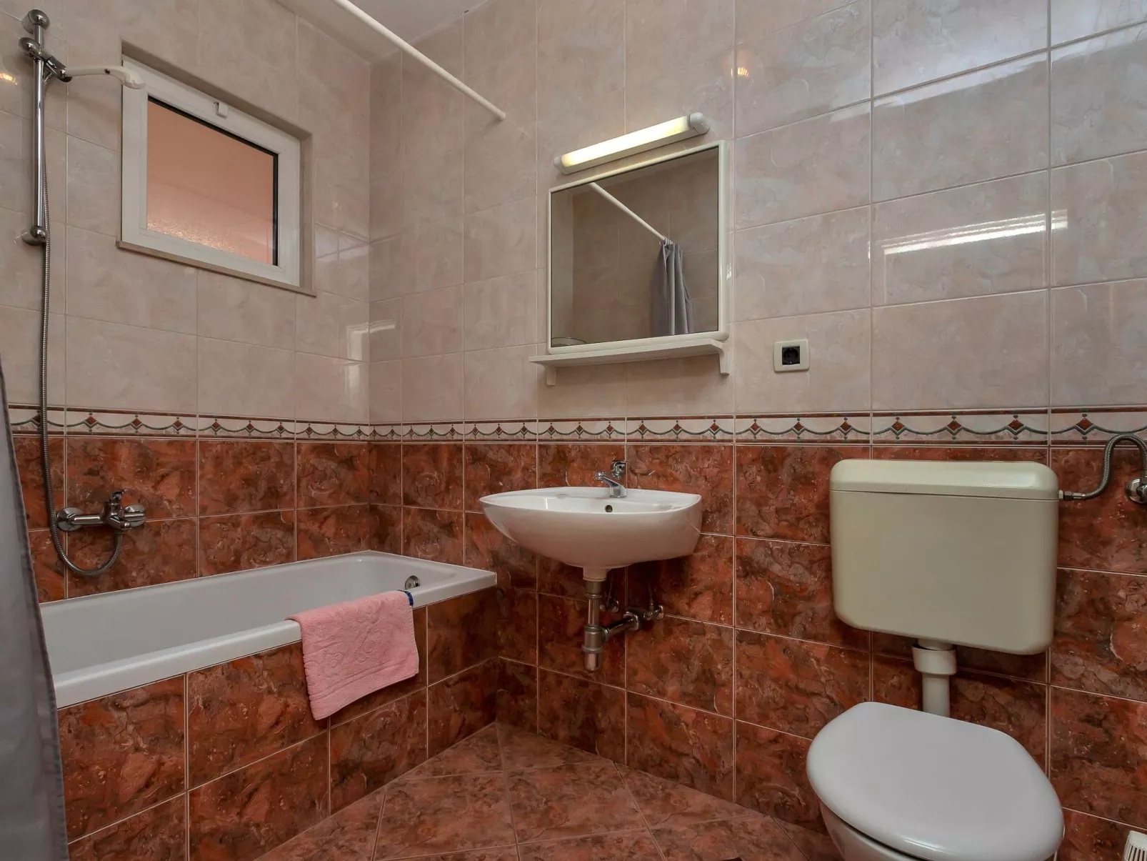 ★4Schlafzimmer★Freies Parken★GroßerBalkon★Apt Bugenvilija-Dedans