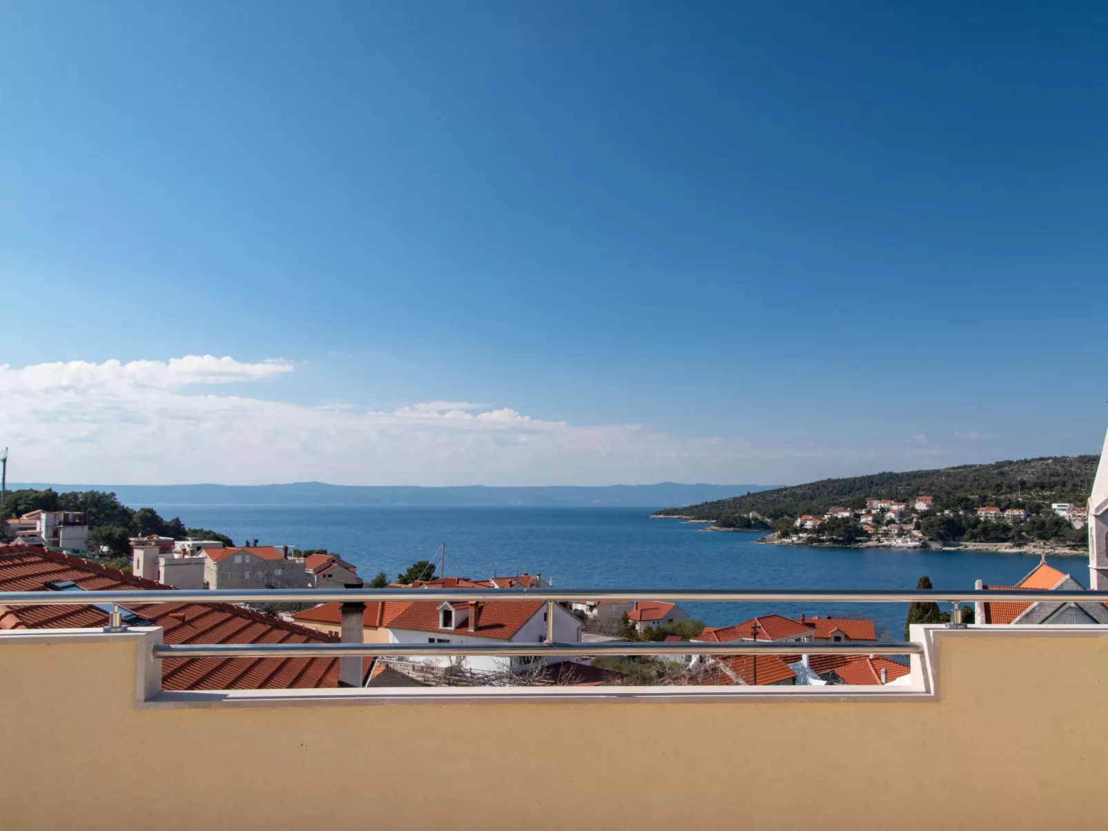 Gesamtes Ferienhaus in Sumartin mit Privatem Pool-Dehors